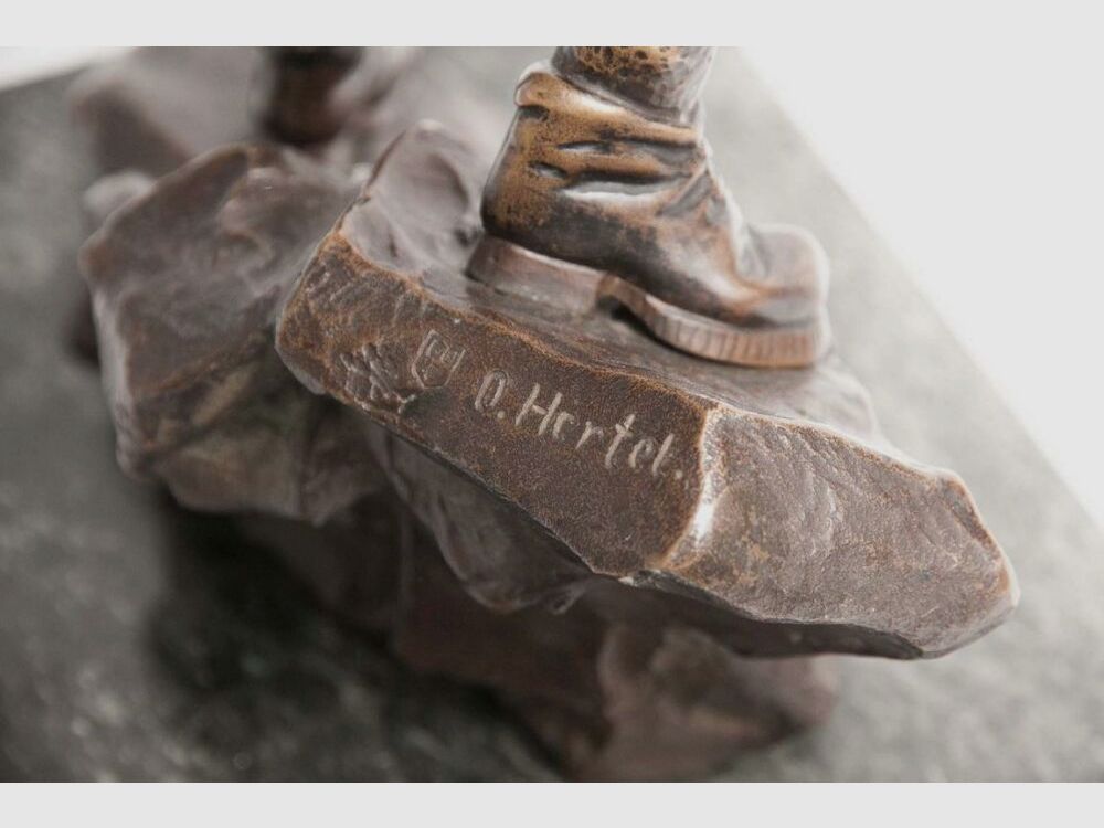 Escultura de cazador de bronce Oskar Hertel