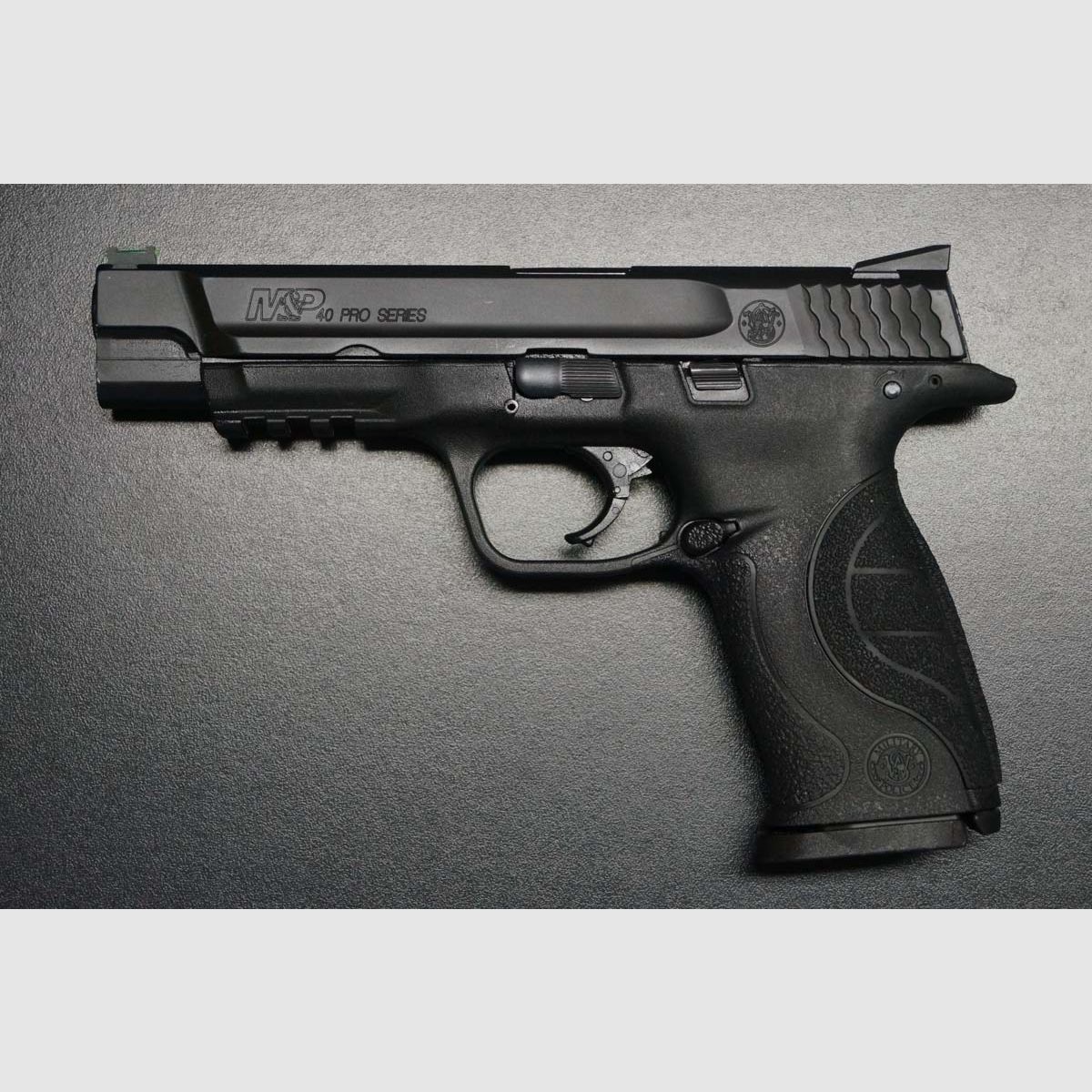 Smith & Wesson M&P40, Bild 6 von 6
