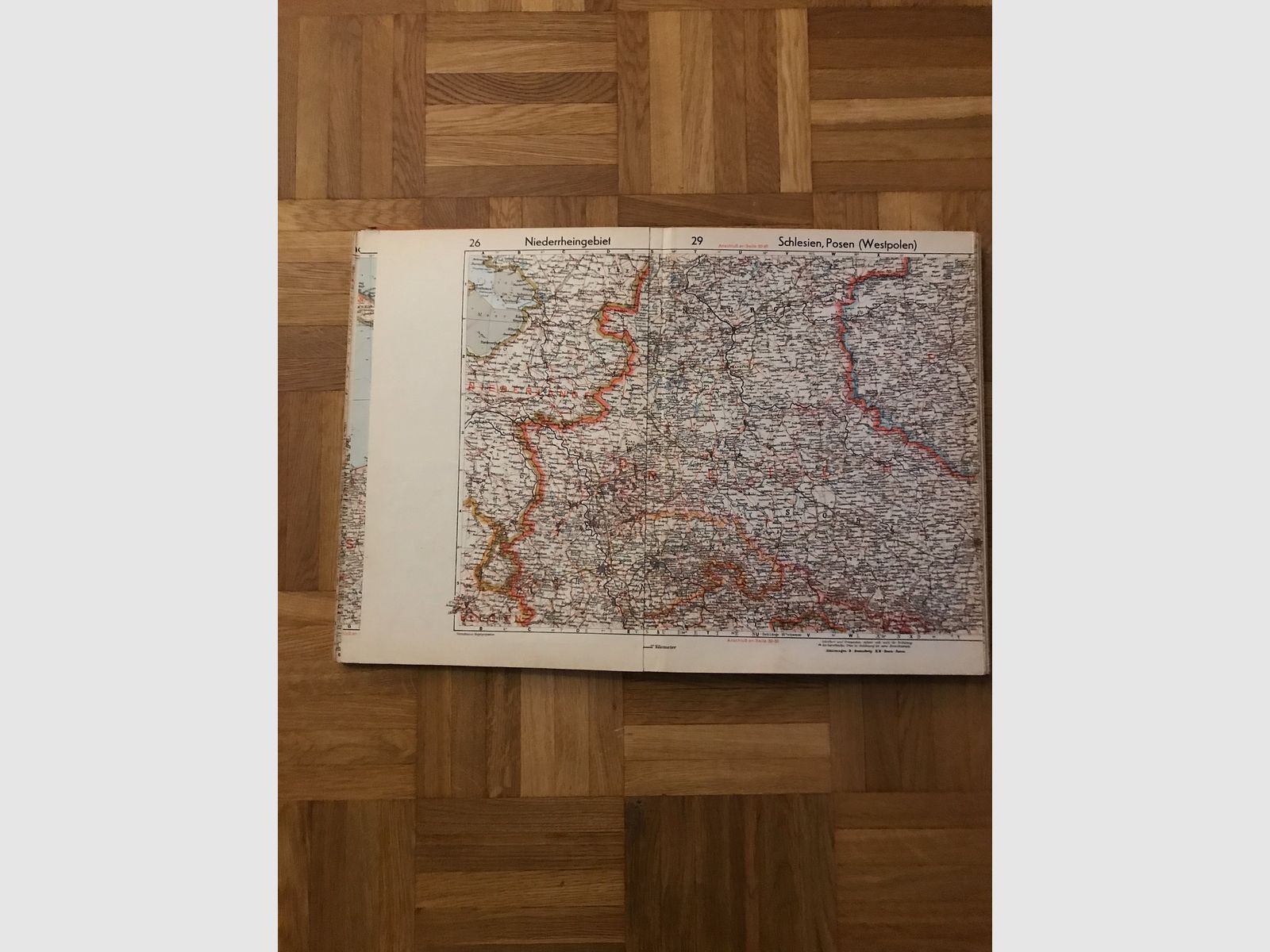 Großer Volksatlas von 1939. Original mit Landkarte 