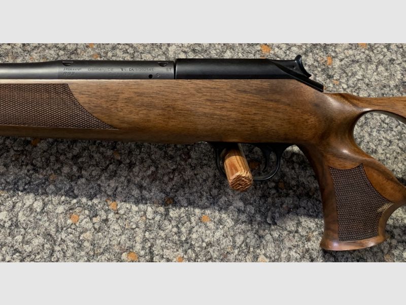 Blaser R93 9,3x62 mit Holz-Lochschaft, 50cm Lauf und Jaki Semi Classic Schalldämpfer