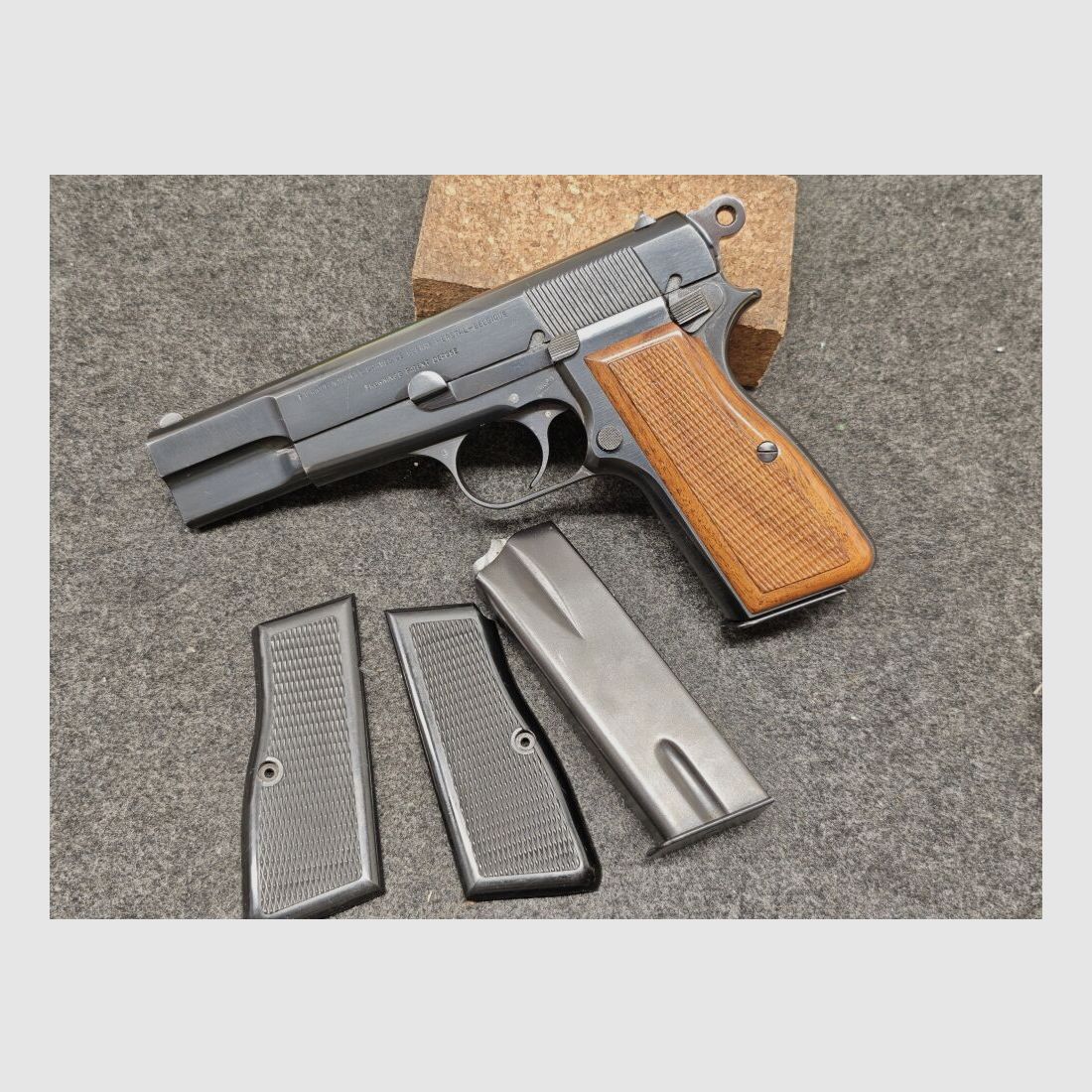 FN - Fabrique Nationale D'Armes de Guerre Herstal HP / High Power