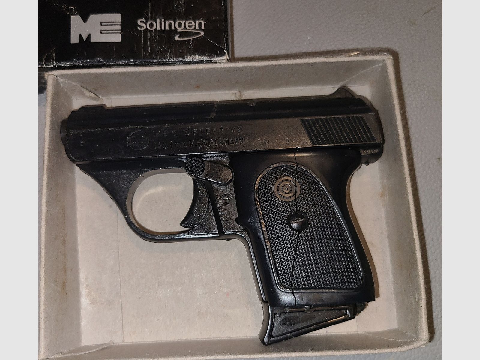 ME 8 DETEKTIVE  / ohne Zubehör / mit OVP / cal. 8mm / PTB 100/2  / SCHRECKSCHUSS GAS PISTOLE SILVESTER SELBSTVERTEIDIGUNG SAMMLUNG / GEBRAUCHT