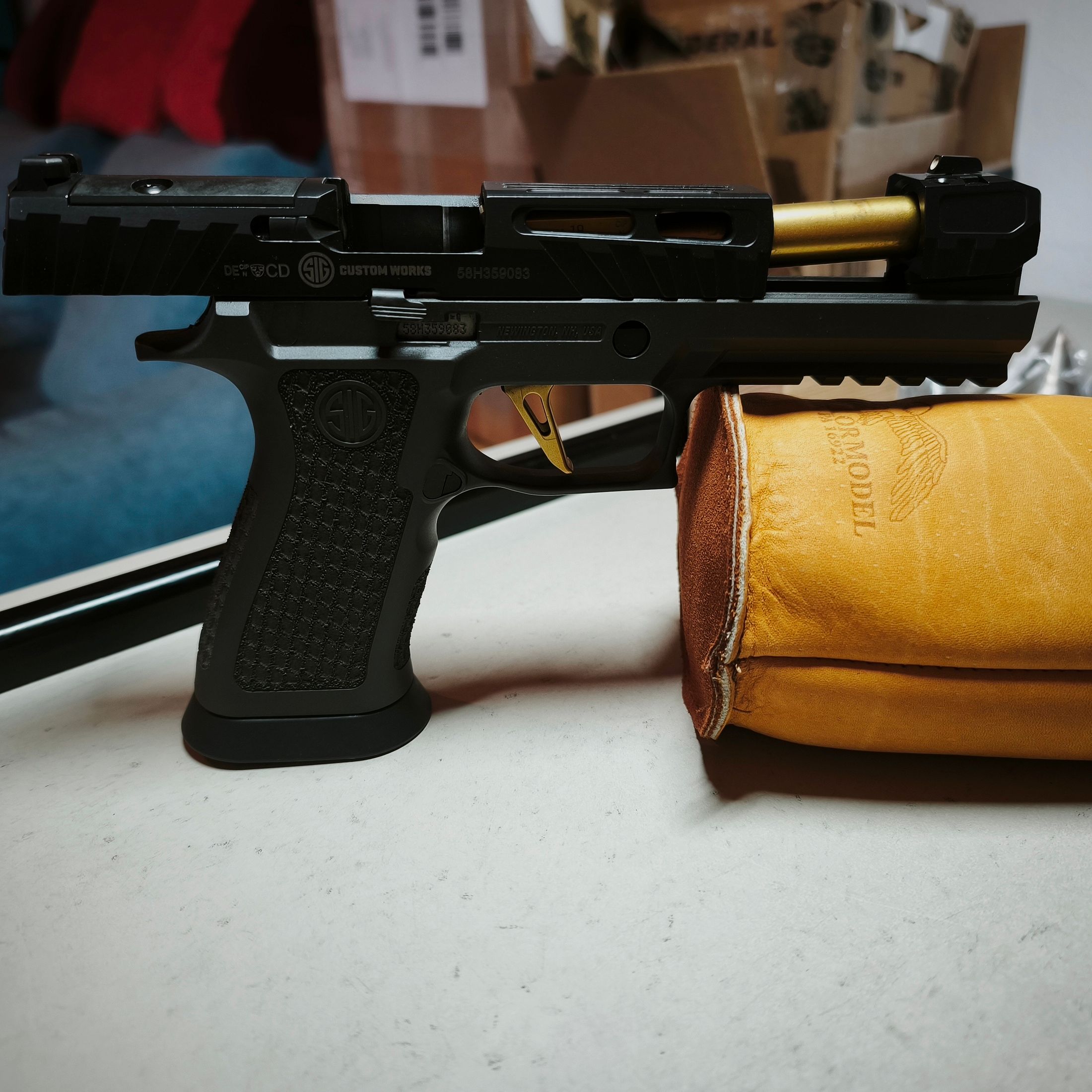 Sig Sauer P320 Spectre COMP pistool met rode stip Romeo