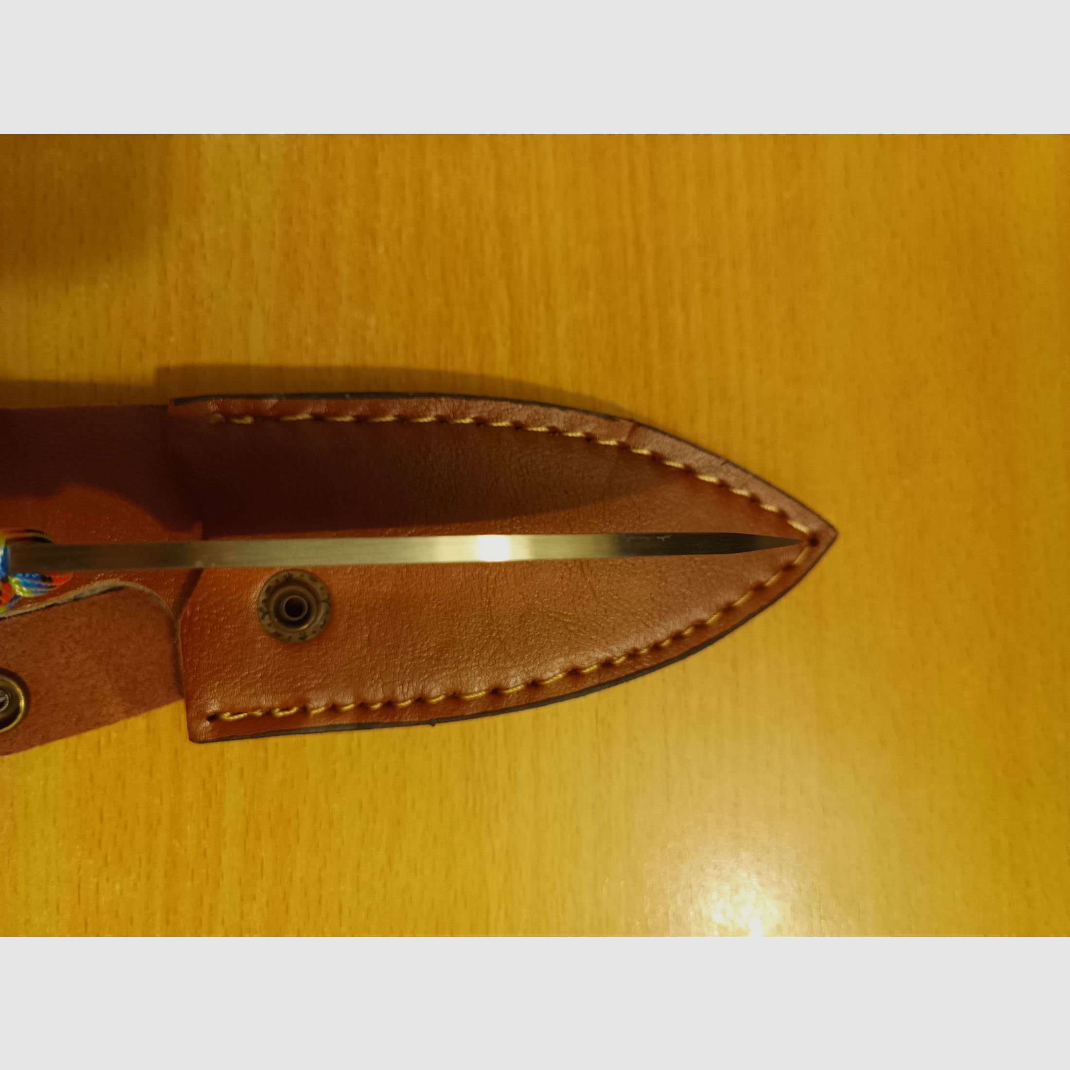 Cuchillo forjado a mano de 3 capas de acero, capa interna de acero raro (BG-42®) HRC 62