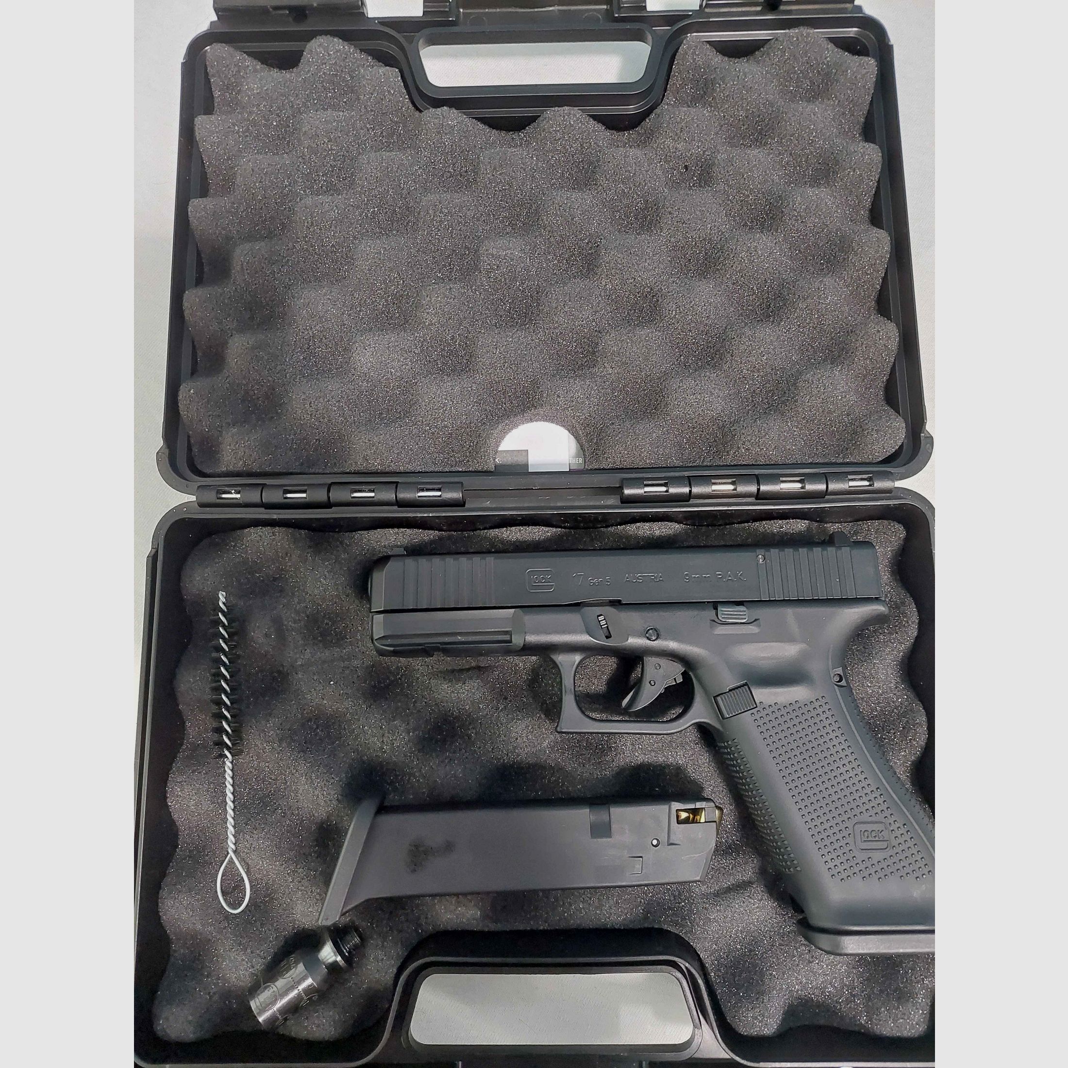 Glock 17 Gen 5 | 9mm P.A.K. con fondina.