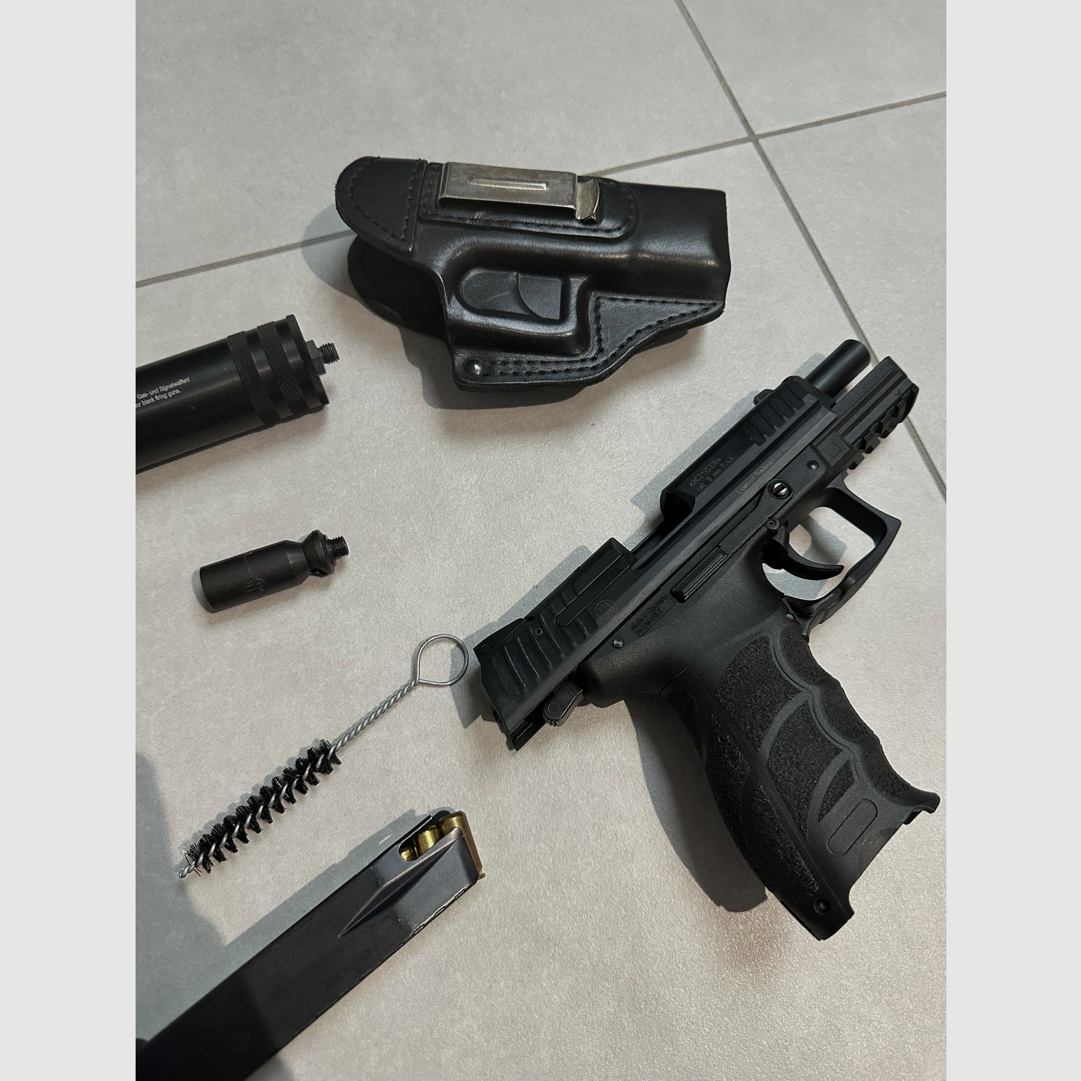 HK P30 revolver d'alarme en 9 mm PAK avec accessoires