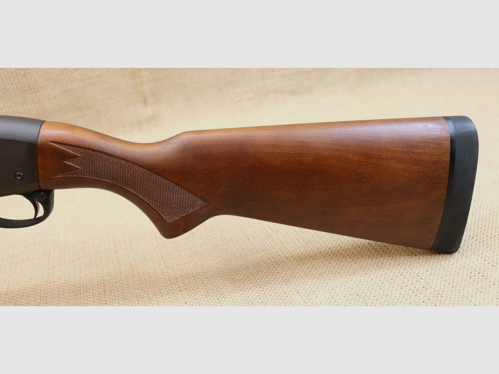 Repeater strzelba z przednim uchwytem Remington 870 EXPRESS 12/76