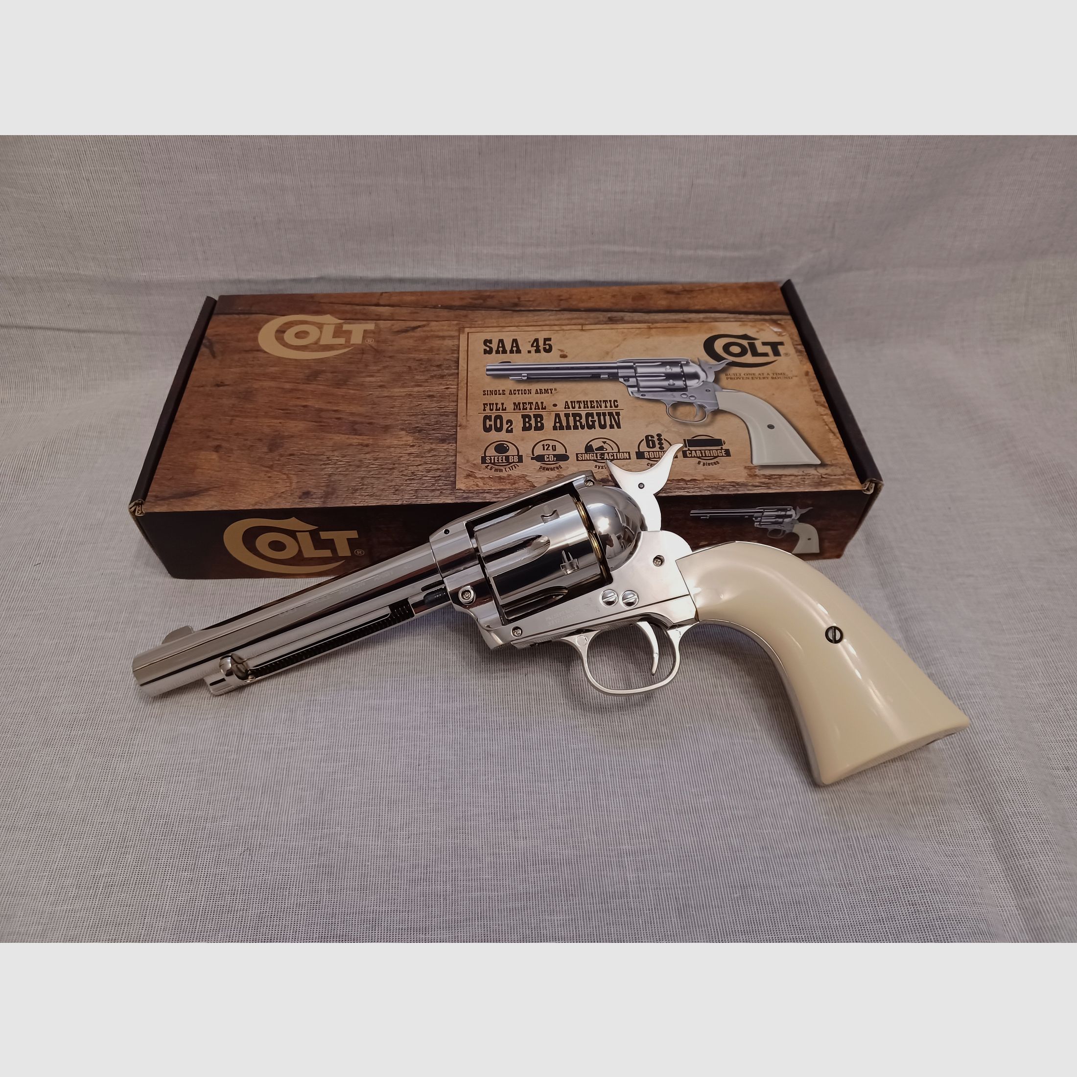 Colt SAA - chrom / 4,5 mm BB / CO2 / Revolver / OVP (131)