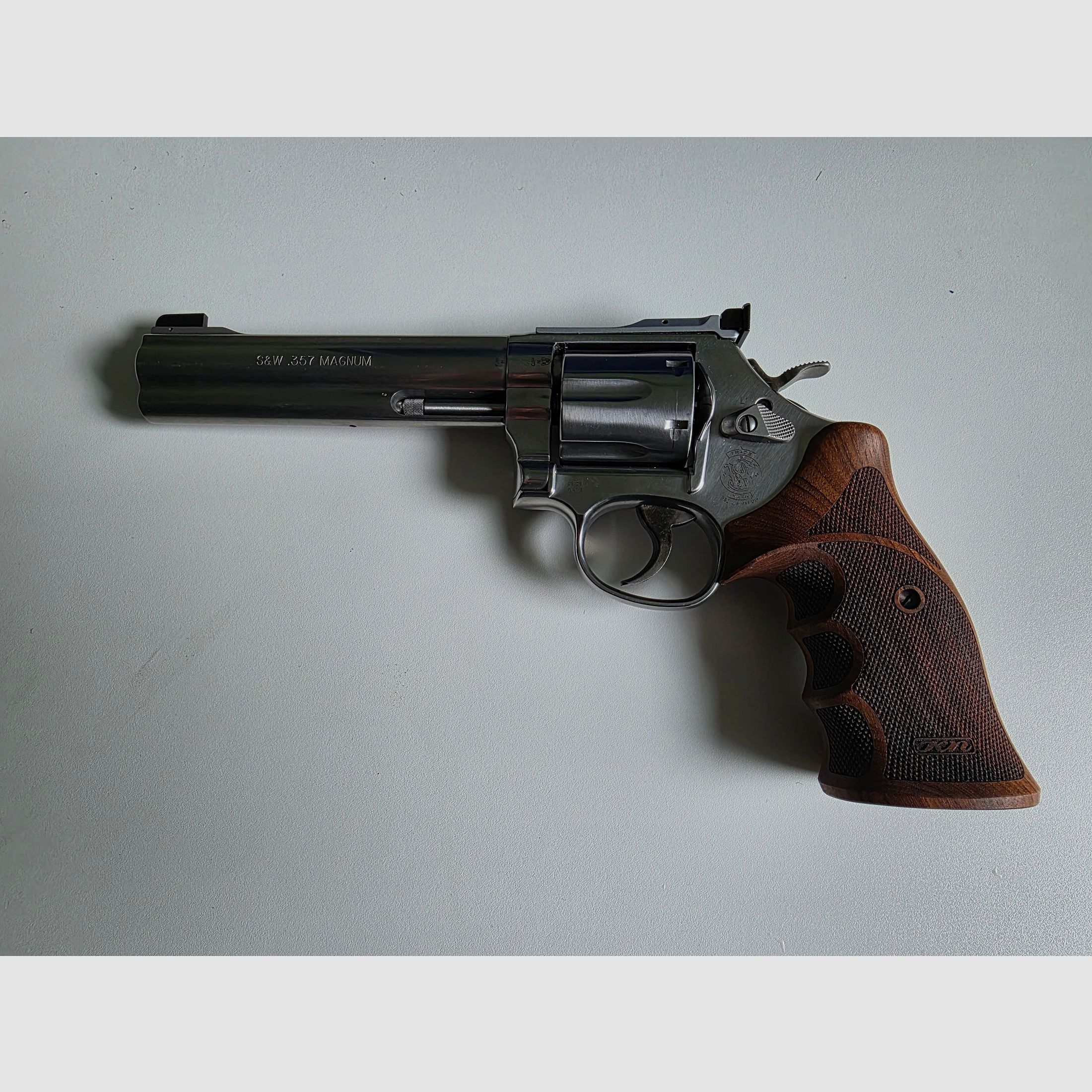 Smith & Wesson 686 Target Champion Deluxe .357 Revolver