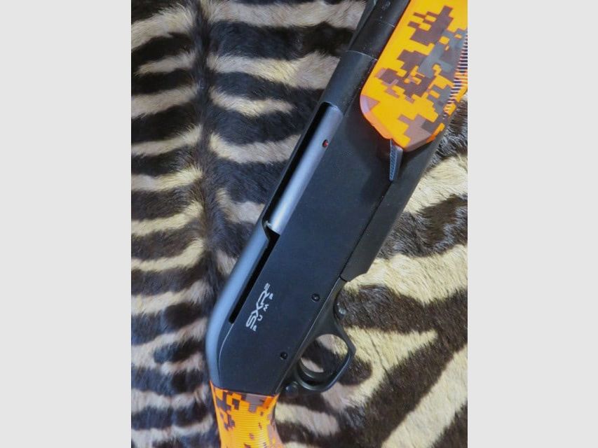 Repetierbüchse WINCHESTER SXR2 Pump Tracker Camo Fluo Kal.300wm Lauf 47 cm, Bild 5 von 9