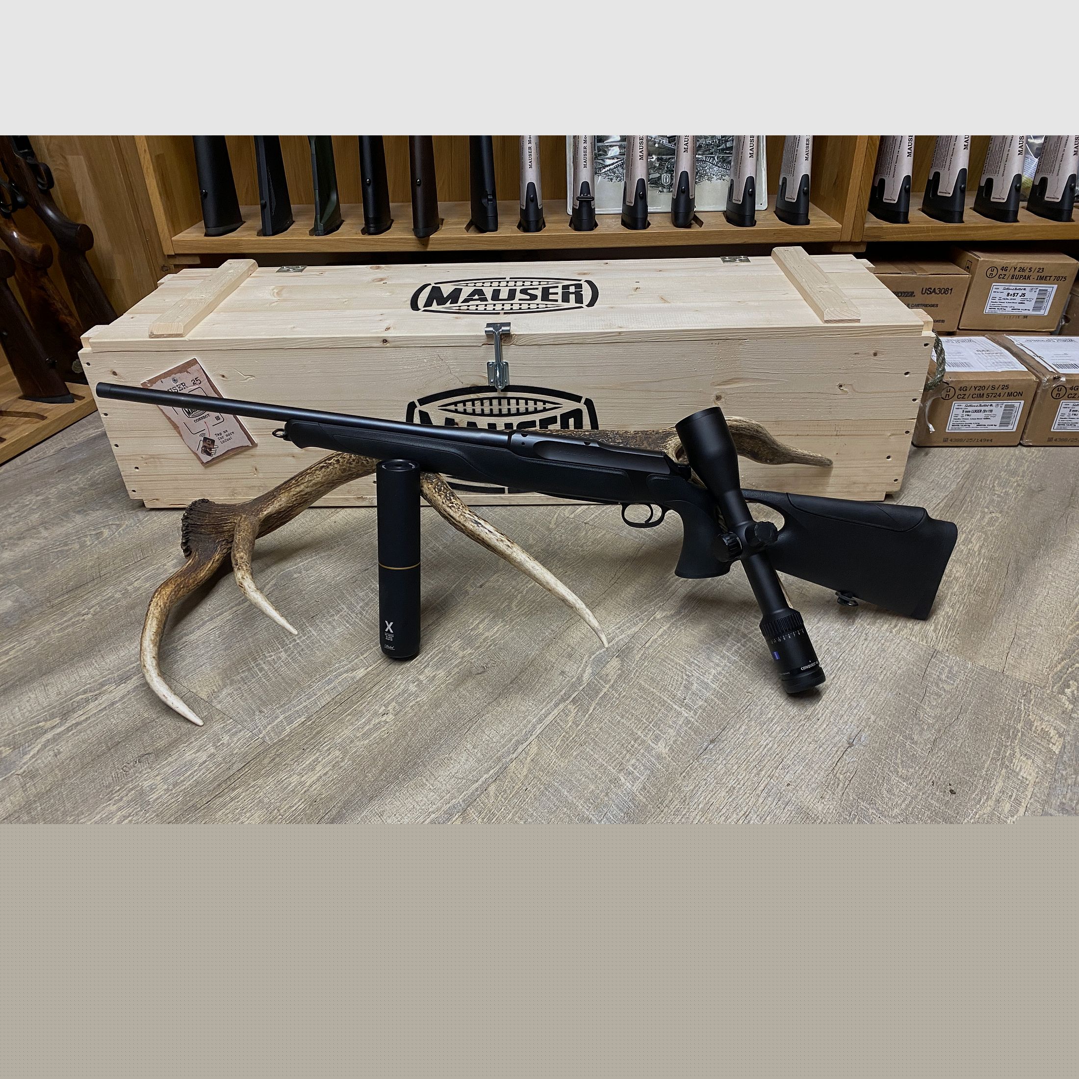 Sauer 505 Synchro XT, mit Zeiss Conquest V6 2-12x50 M, mit Schiene