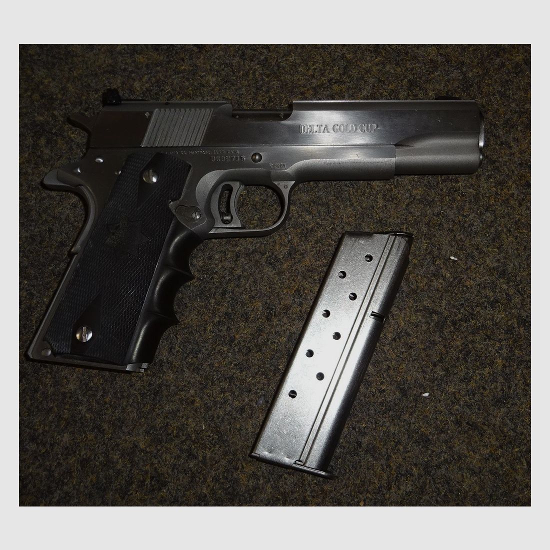 Collector's item: COLT Delta Gold Cup in 10mmAuto in somewhat damaged original packaging