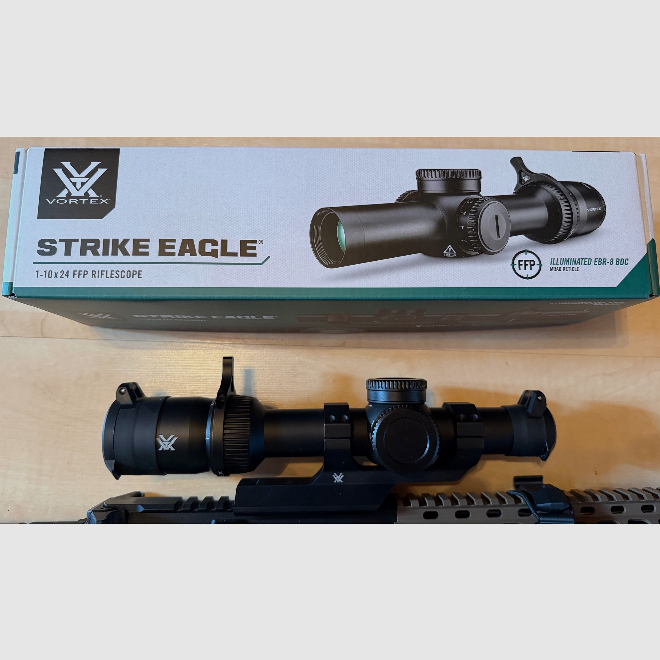 Vortex Strike Eagle 1-10x24 FFP EBR8 BDC MRAD + Vortex scope mount, immagine 3 di 3