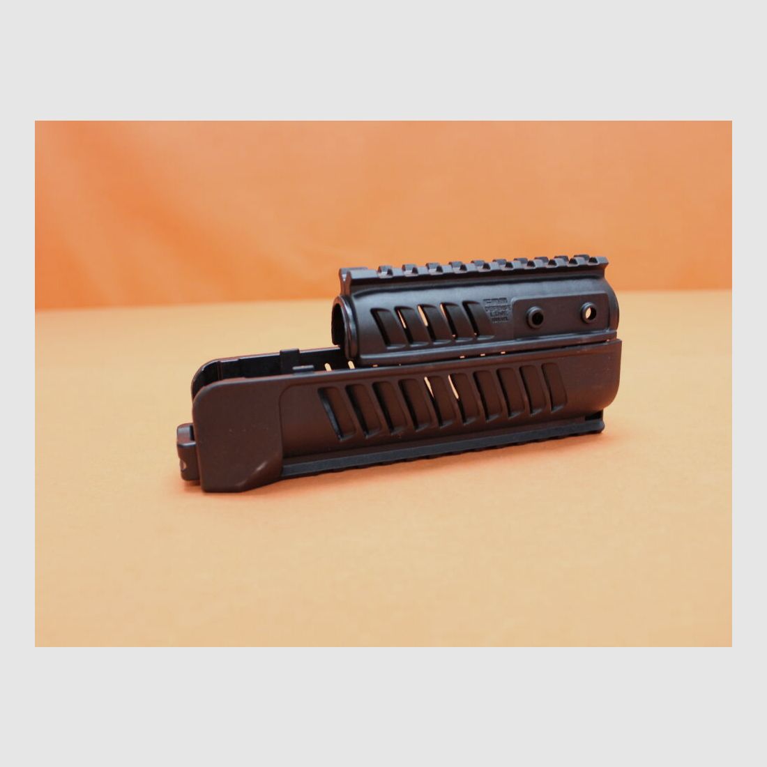 FAB Defense CZ vz.58: Handschutz oben/unten FAB Defense SA-58 4-Rail System/ SET Polymer Black, oben/ unten mit Picatinnyprofil