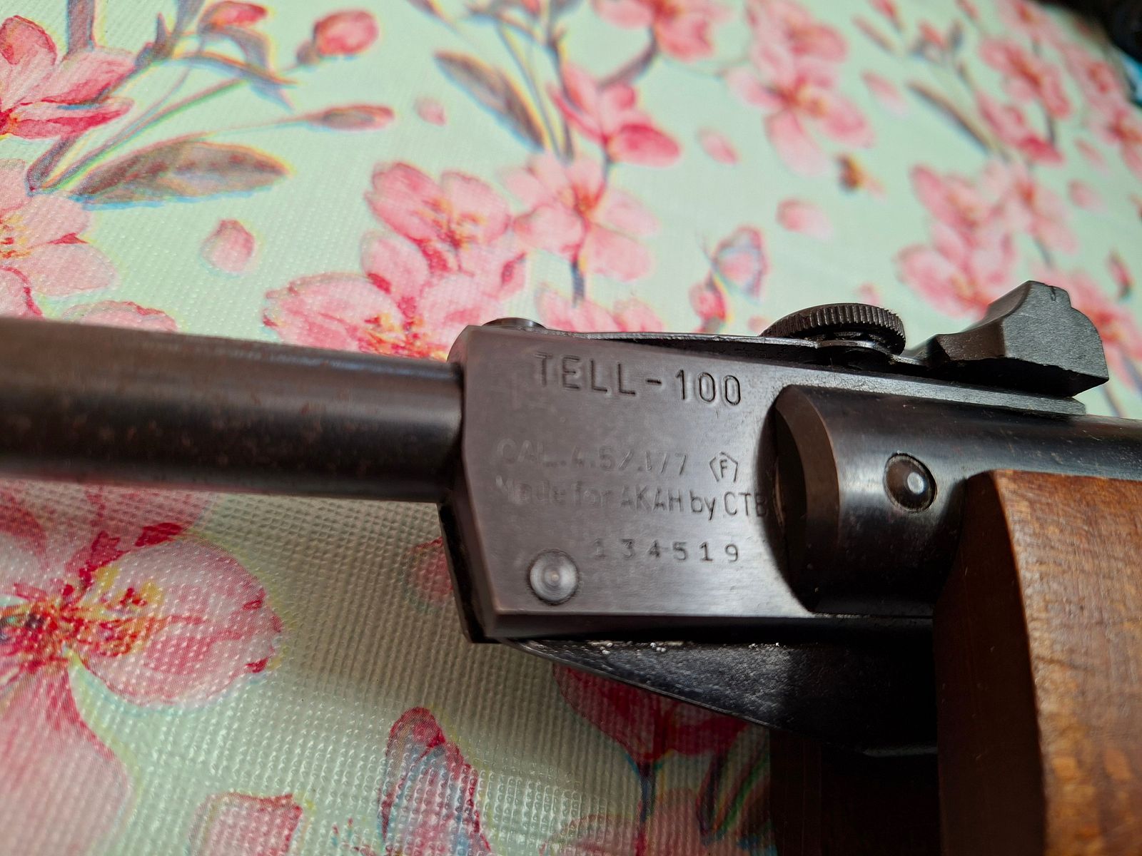 Carabina de aire TELL- 100 Cal.4.5mm