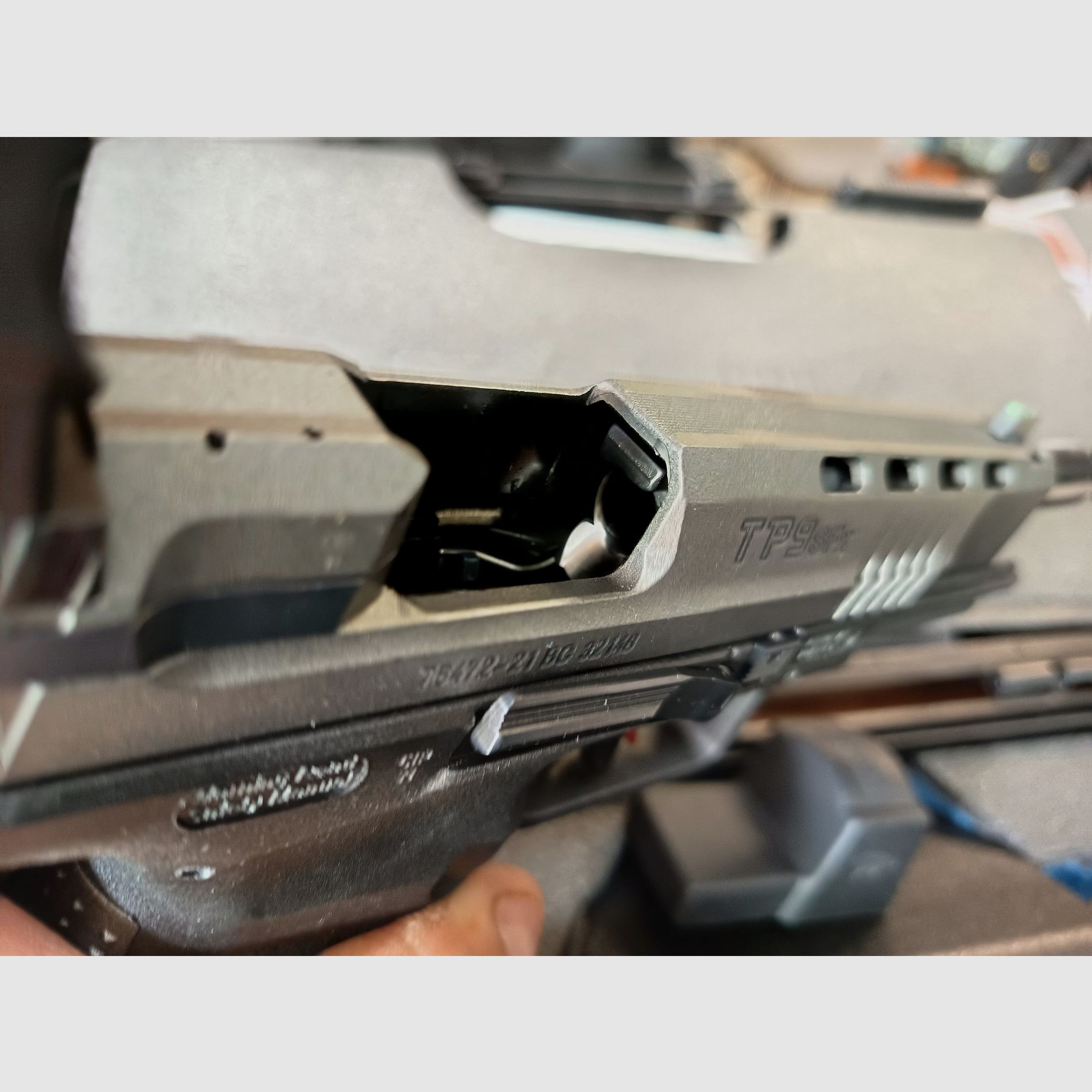 CANIK TP9 SFX Modell 2 9*19mm grau tungsten + Rotpunktvisier, Bild 11 von 13