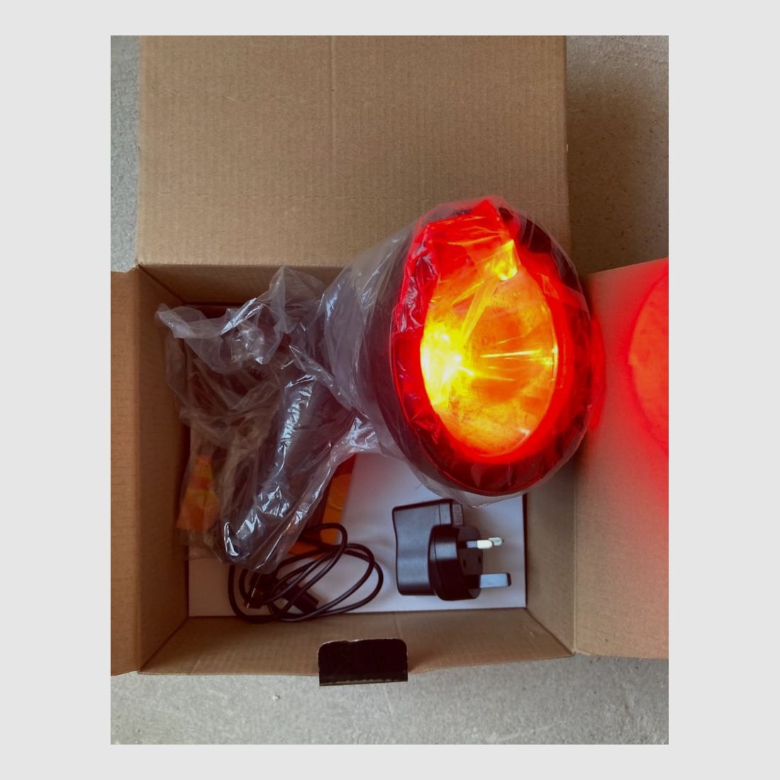 Kabelloser LED-Projektor 300m - Doppel-Farbe Weiß/Rot 500 Lumen, Bild 3 von 3