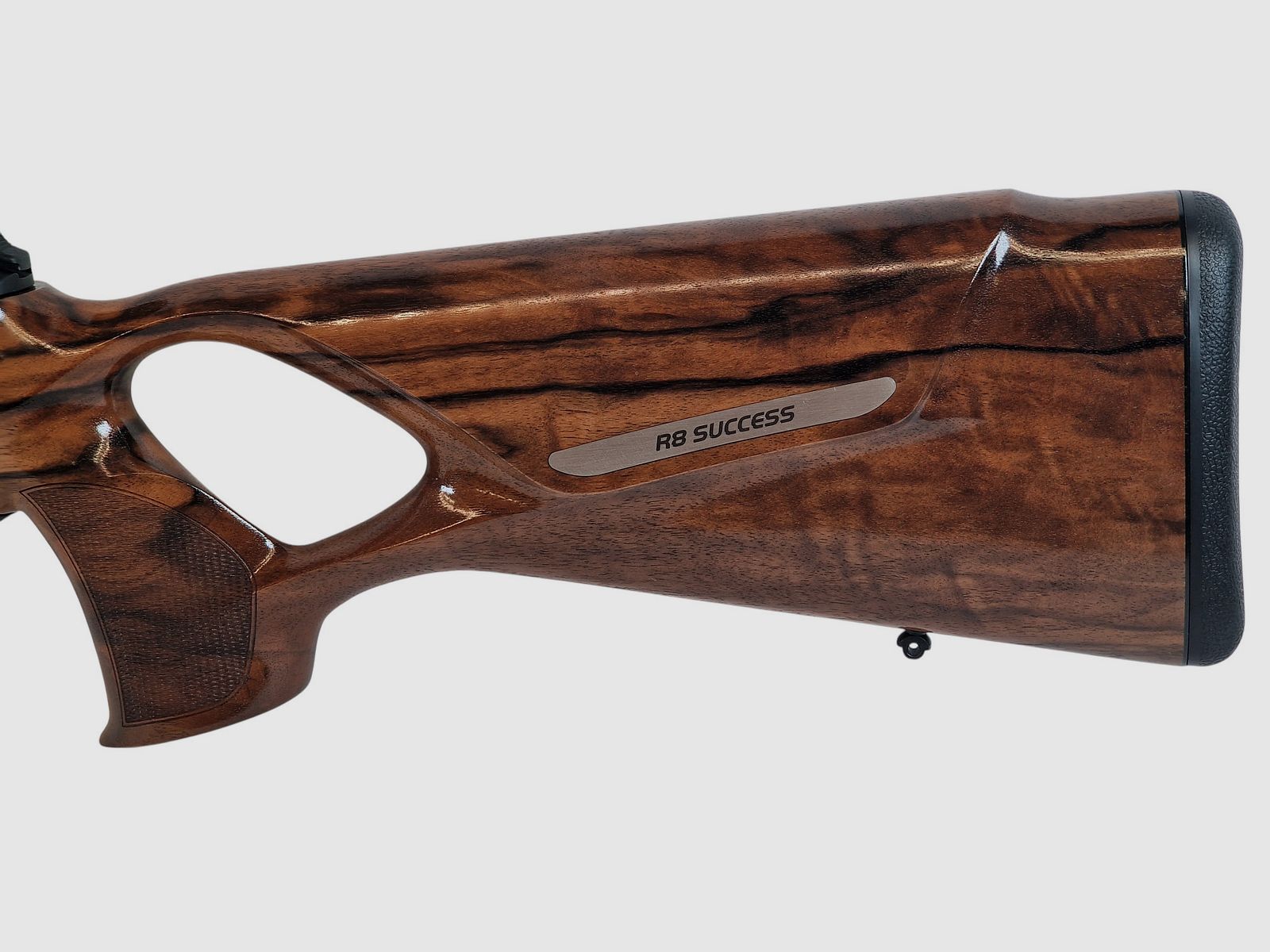 Blaser R8 Success Holz HK4 Kal. 8x57JS LL. 52cm mit M15x1 und Blaser B2 2-12x50 IC S 
