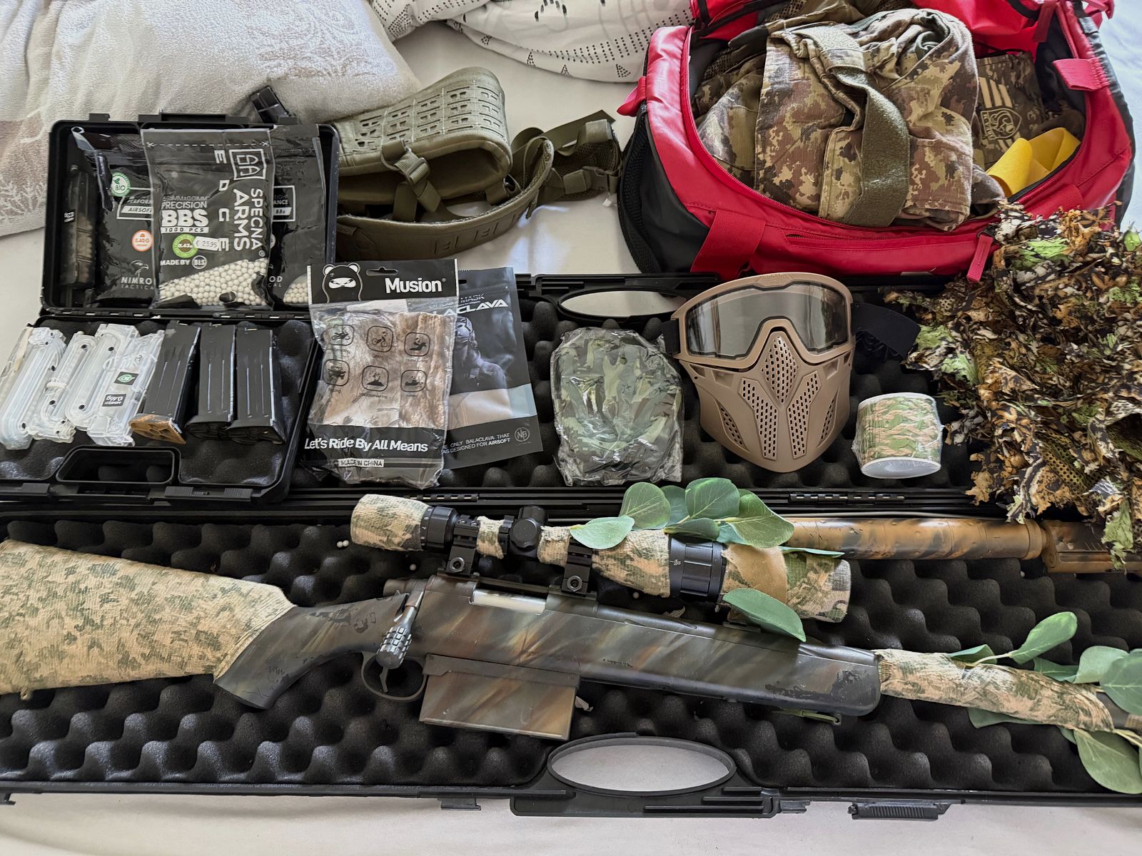 Hallo verkaufe hier mein komplettes  Airsoft Set die Novritsch SSG-10  Plus 4-5 Magazine  Komplett umgebaut und verbessert  So wie die Backup SSX23 Plus 3 Magazine  Und lauter Zubehör 