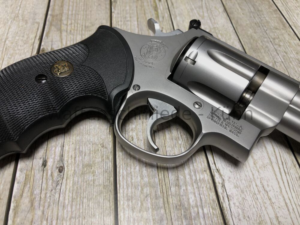 Smith & Wesson Model of 1988