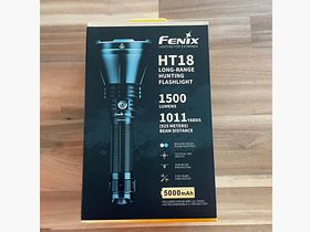 Fenix HT18 LED lampe de poche de chasse 1500 lumens - Échantillon d'exposition