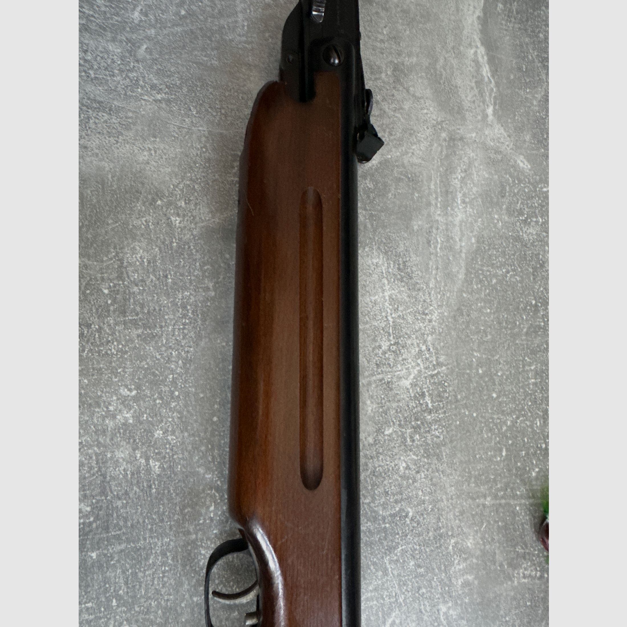 Weihrauch HW35 w kalibrze 4,5 mm, bardzo dobry stan, wiatrówka
