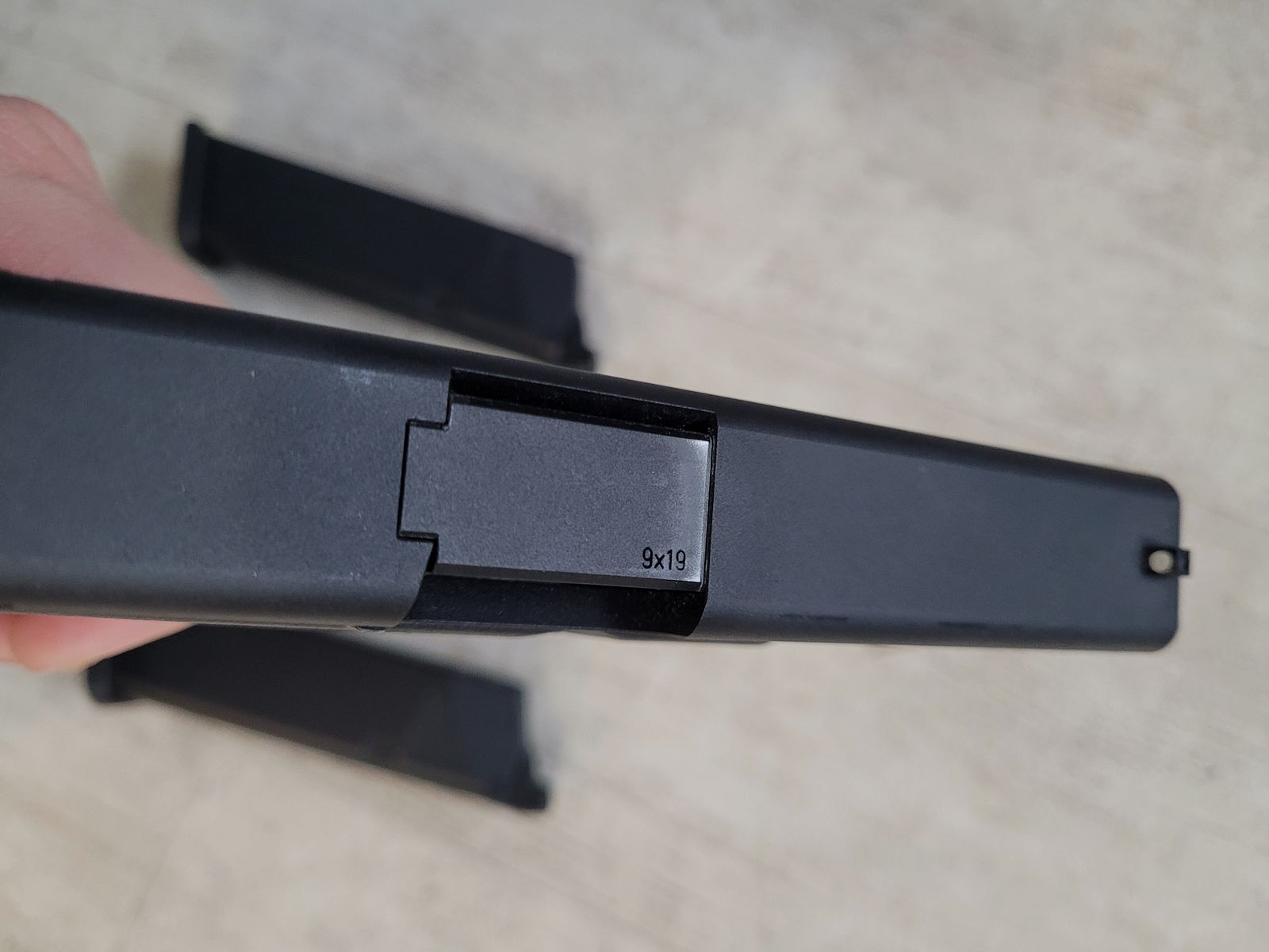 GHK Glock 17 Gen3 Alu CNC Schlitten und 2 EMags