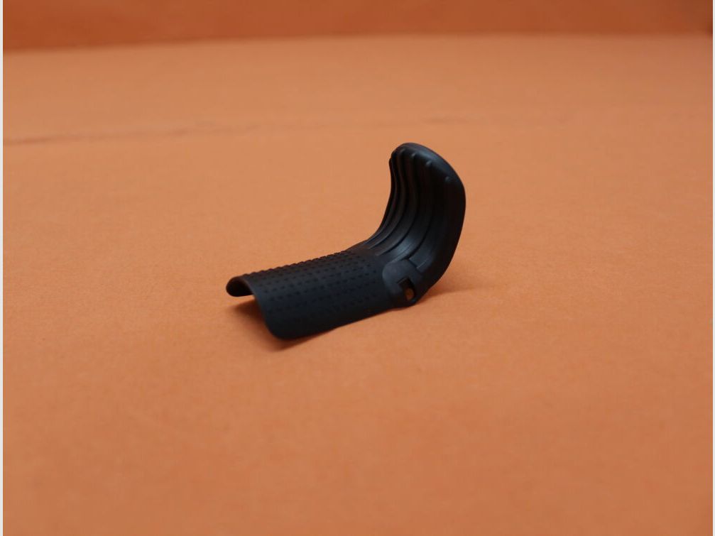 Adaptador de empuñadura CYTAC (CY-GA-G01) de polímero negro con Beavertail