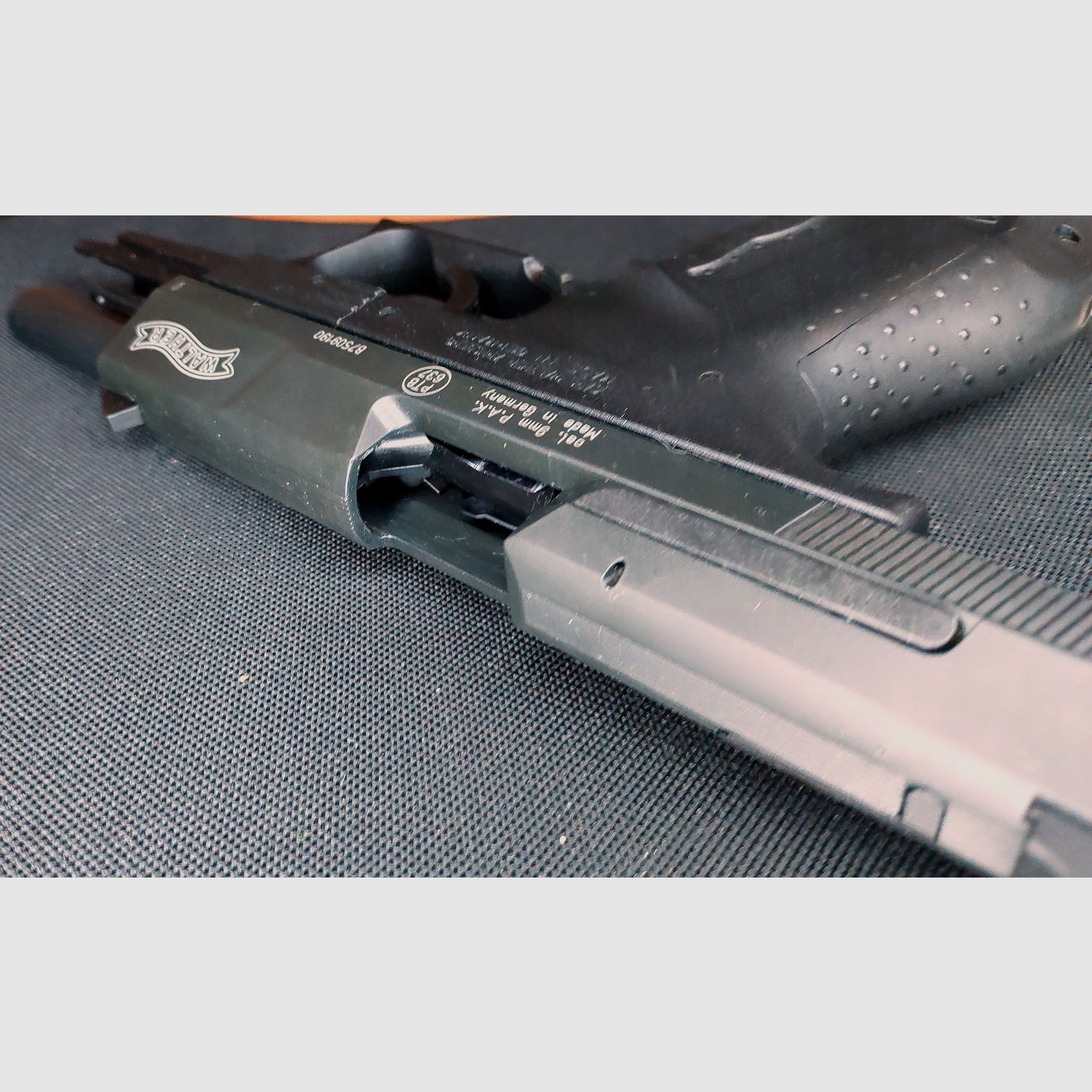 Walther P99 blank firing pistol 9mm P.A.K. (PTB 637) P 99