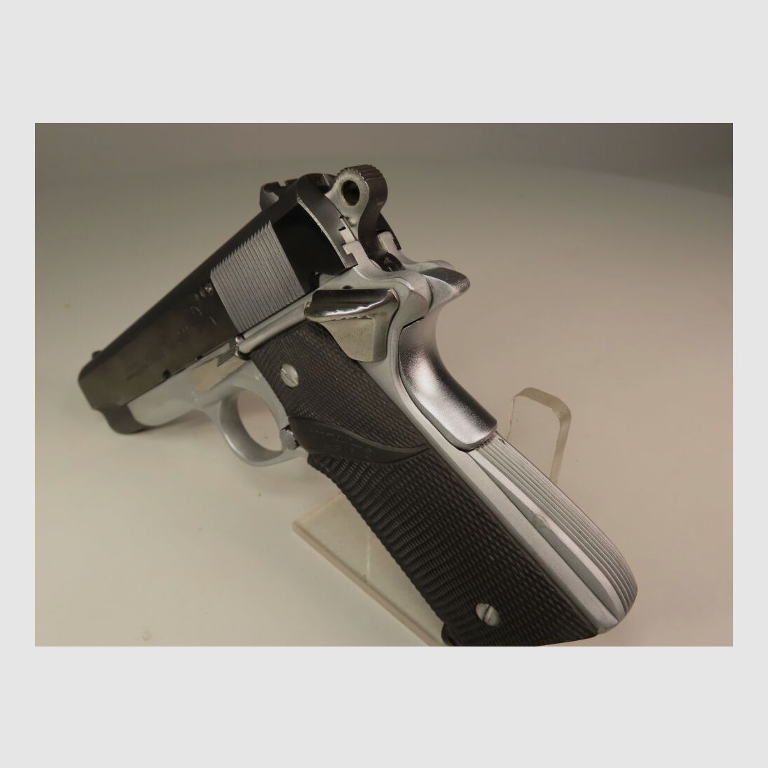 Beau Colt Combat Commander