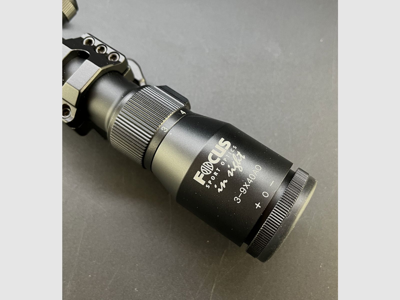 Aussteller FOCUS In Sight 3-9x40 AO #4 mit Ringmontage 114249