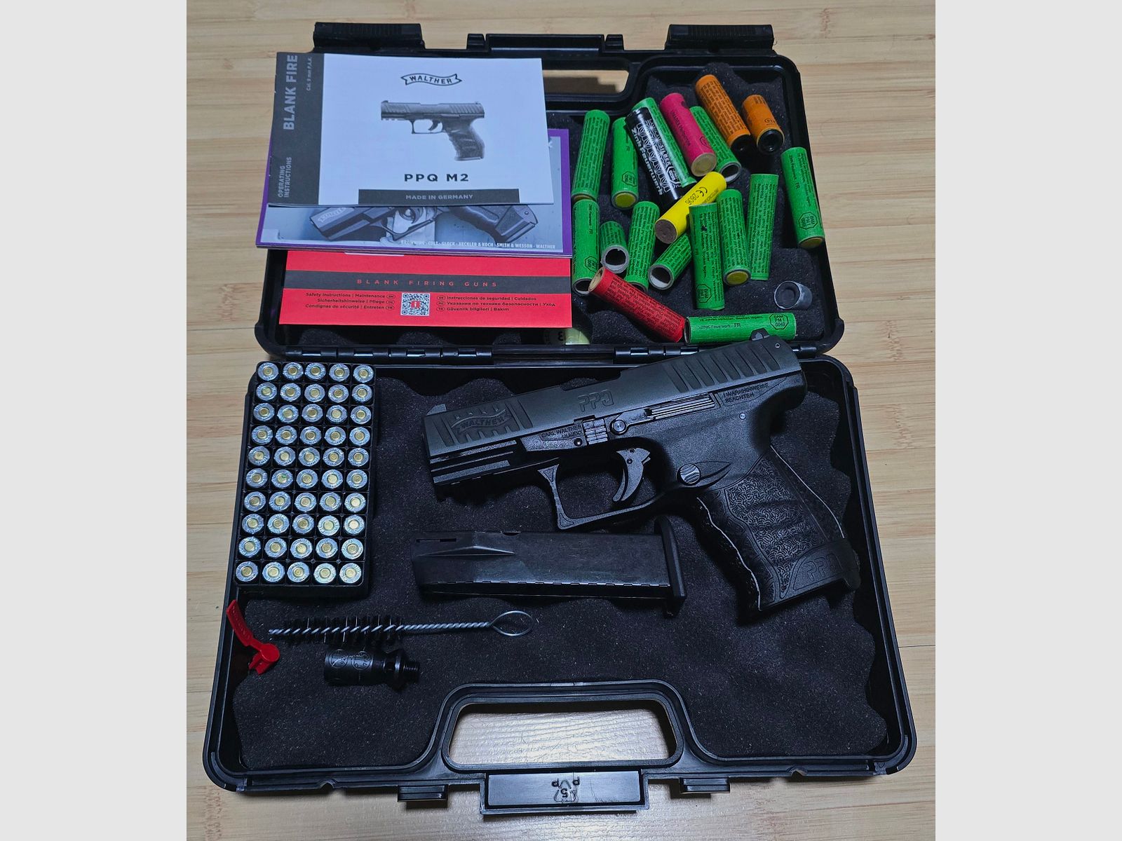 Walther PPQ Schreckschuss 9mm PAK Silvester Set Pyros