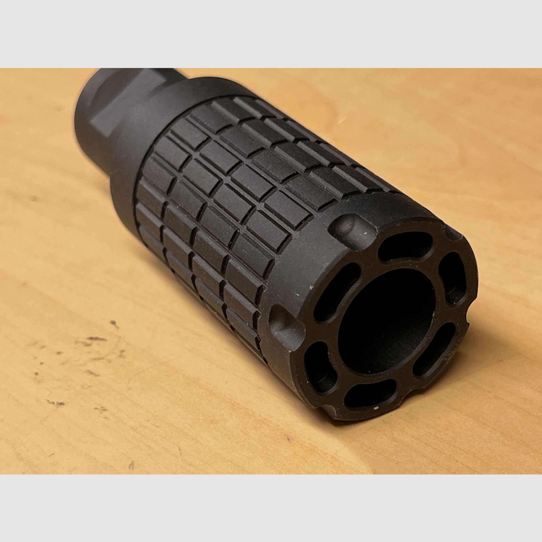 Hamulec wylotowy do Airsoft z gwintem negatywnym M14 wersja metalowa czarna typ 2