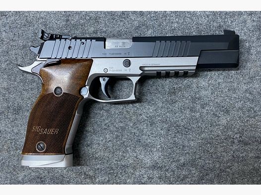SIG Sauer P 220 X-Six .45Auto