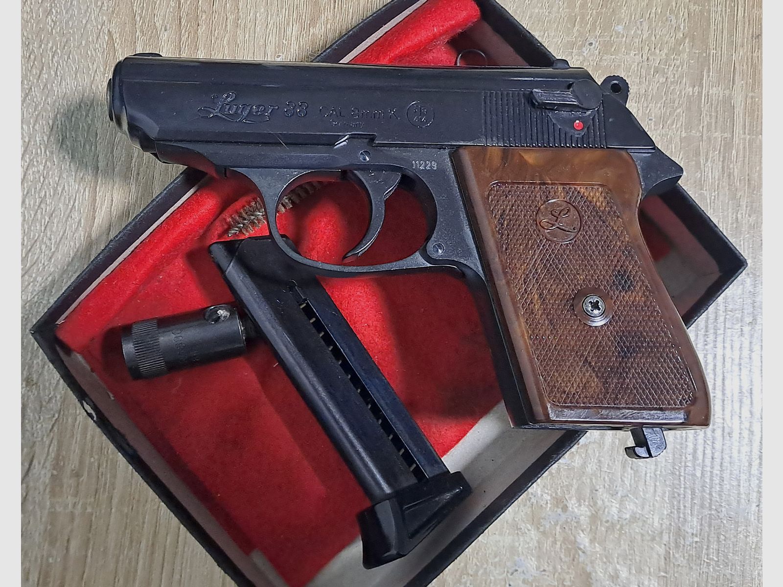 Luger Mod. 88 (Baugleich mit der RG 800) im Kal. 8 mm Knall/ PTB 414