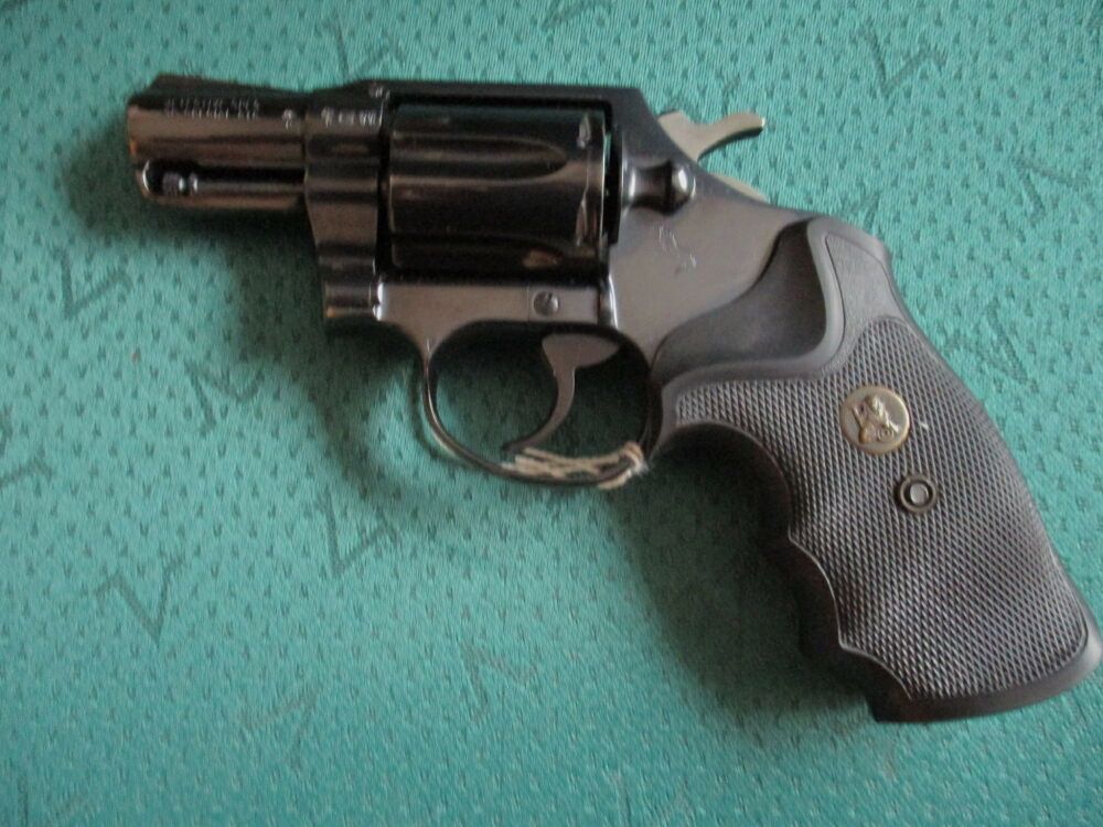 Revolver Colt Detective Beschuß 1971 mit Pachmayr Griff Detective