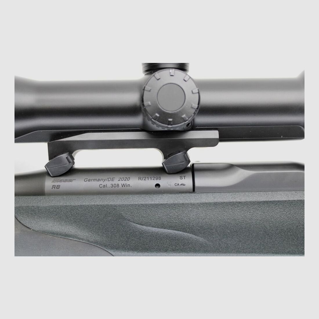 Rep. Büchse Blaser R8 Professional Success mit Zeiss V8 4,8-35x60 .308Win