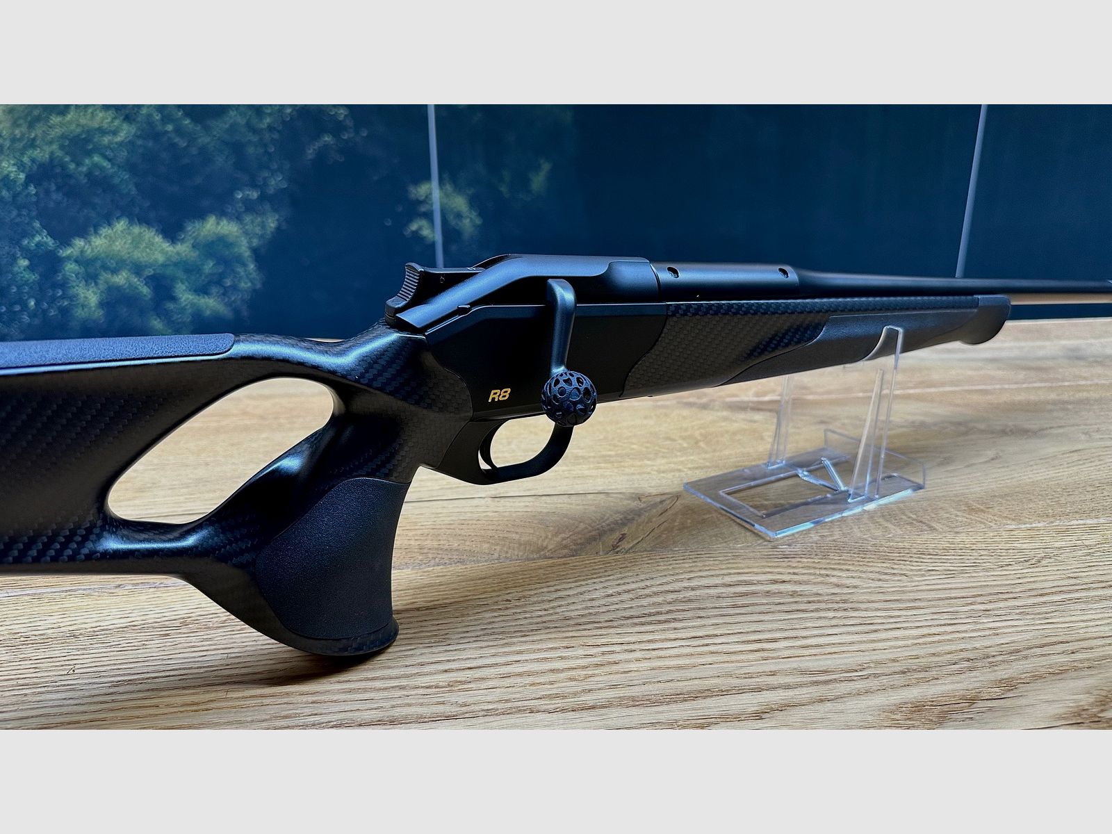 Blaser R8 Ultimate Carbon / Atzl Match-Hunting Trigger / shortened barrel / M15x1 / caliber of choice / AH chamber grip ball