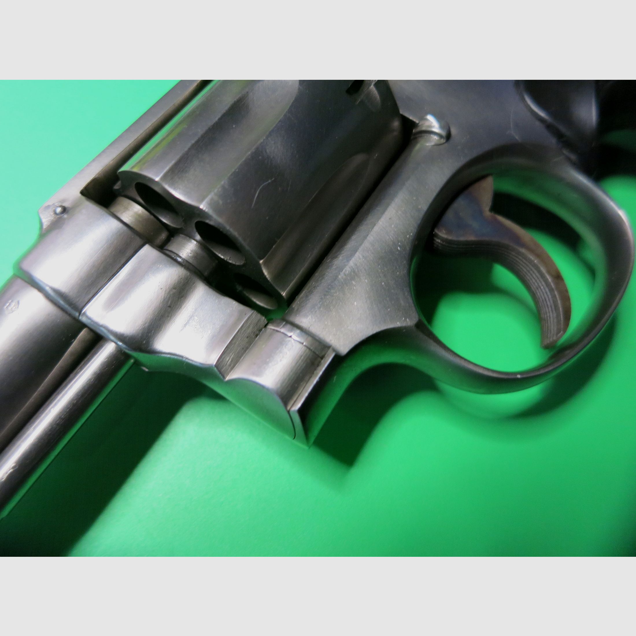 Smith & Wesson Mod. 10-5 (like Victory), .38 Special, 4" barrel, stainless steel, classic catch shot #82