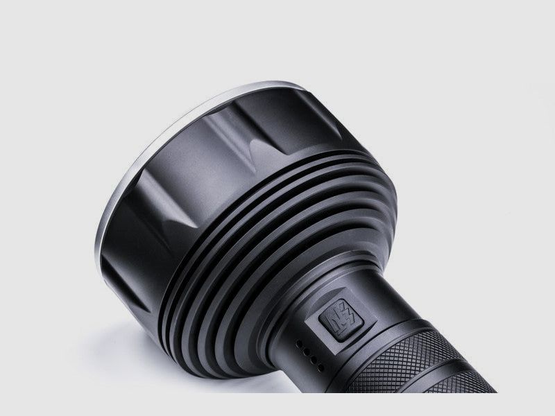 NEXTORCH Saint Torch 31 – 20 000 Lumens Lampe Tactique