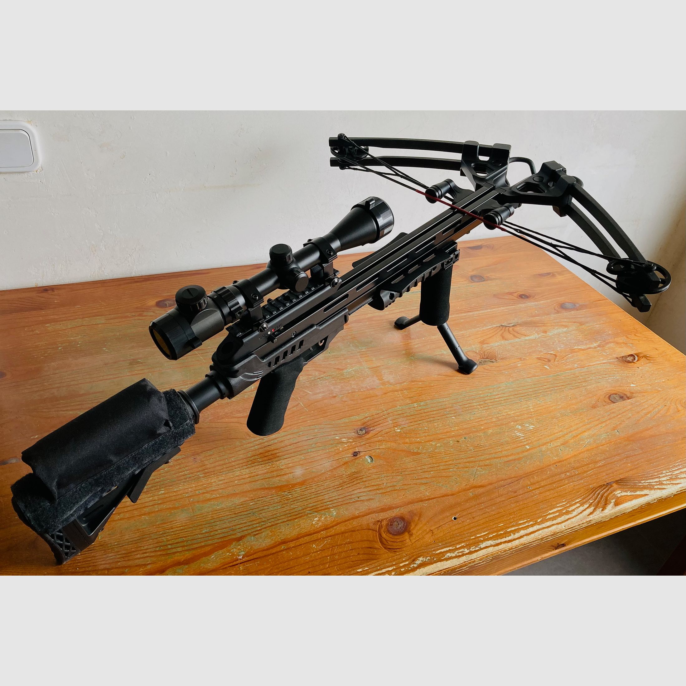Man Kung Stalker XB52 Schwarz 185 lbs 370 fps 