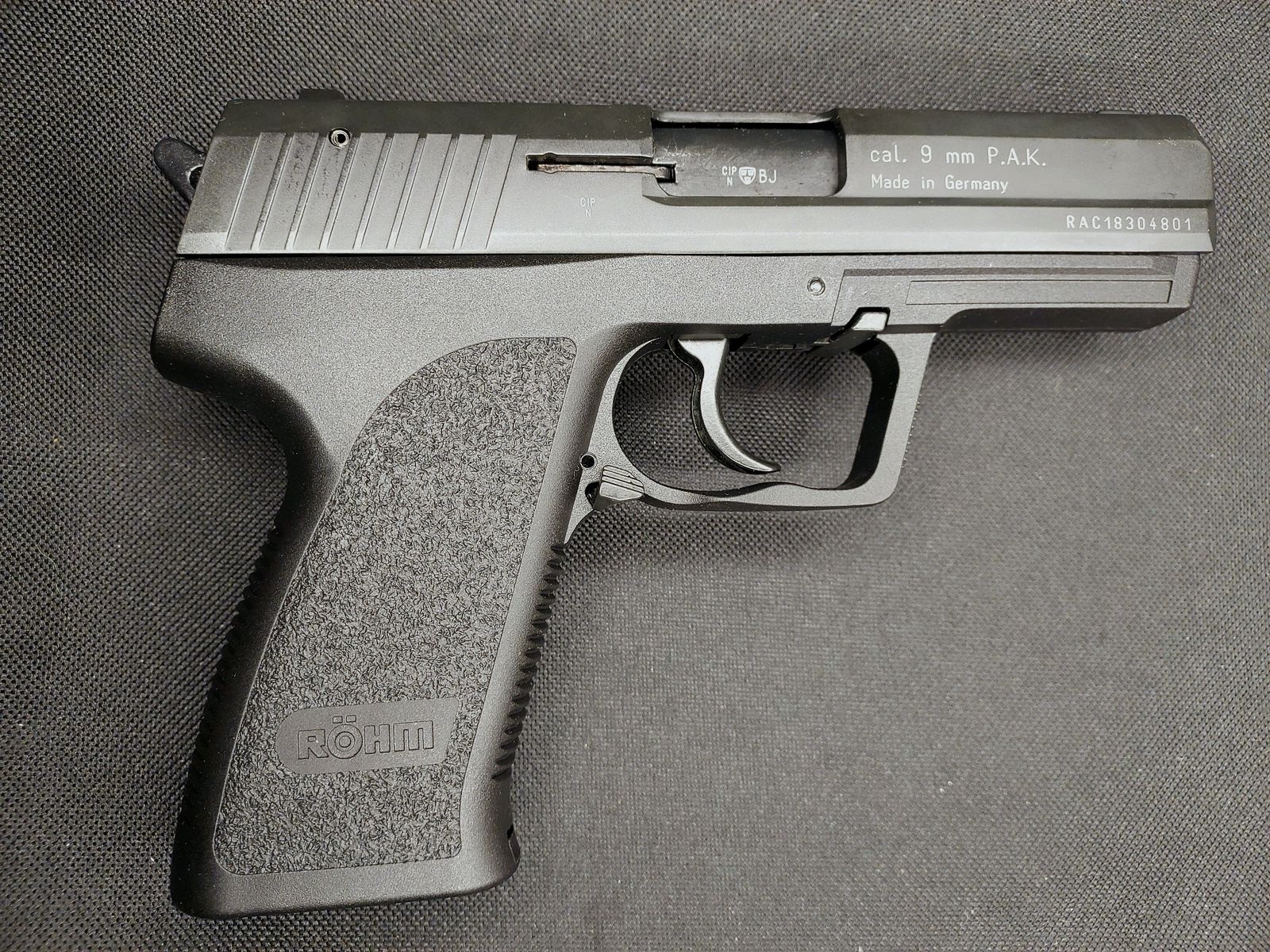 Röhm RG96 / RG 96 pistola de fogueo 9 mm P.A.K. PTB 699 niquelada