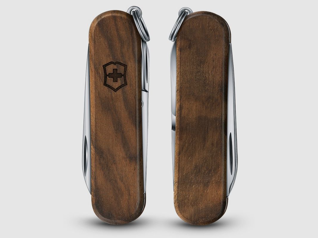 Coltellino tascabile VICTORINOX CLASSIC SD WOOD, immagine 2 di 3