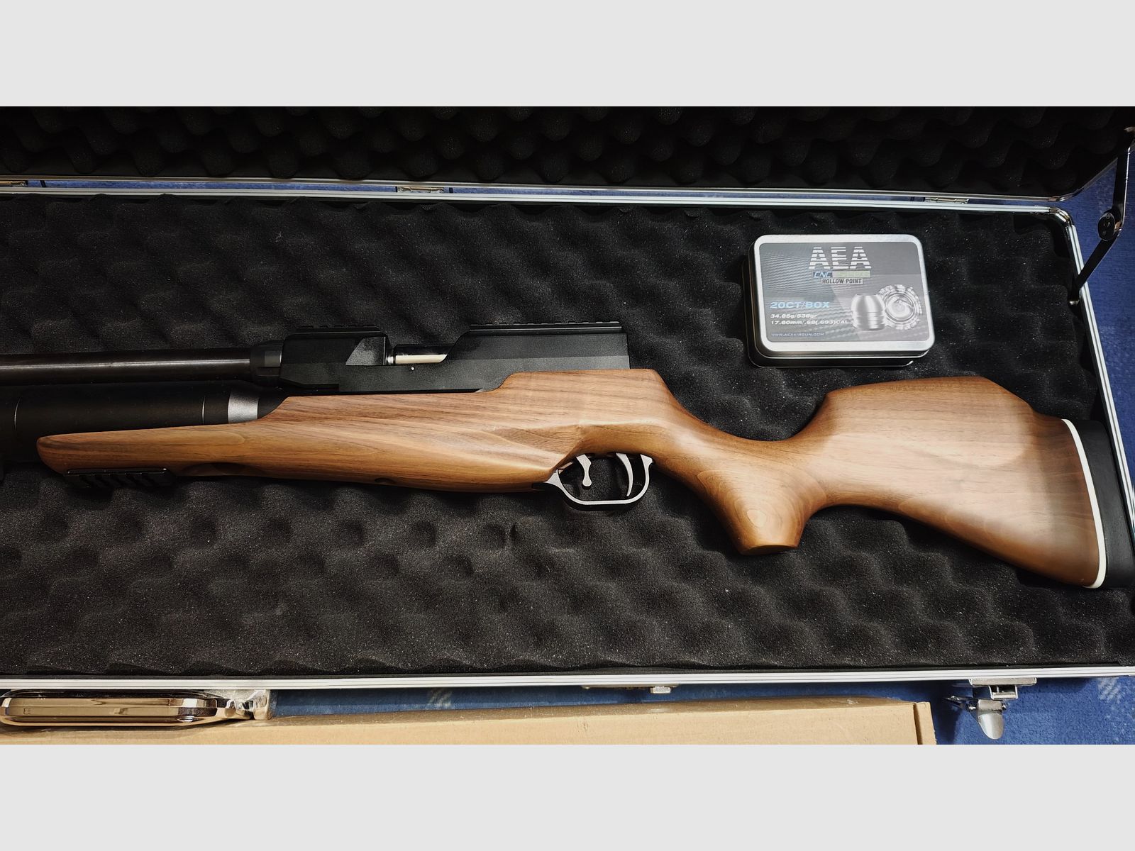 AEA Zeus new with case, accessories and suppressor air rifle caliber .68, image 2 of 5