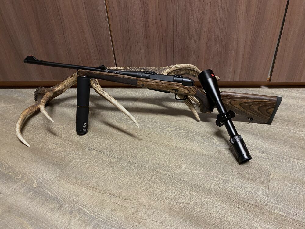 Haenel Jaeger NXT, z Leica Amplus 6 2,5-15x56 i