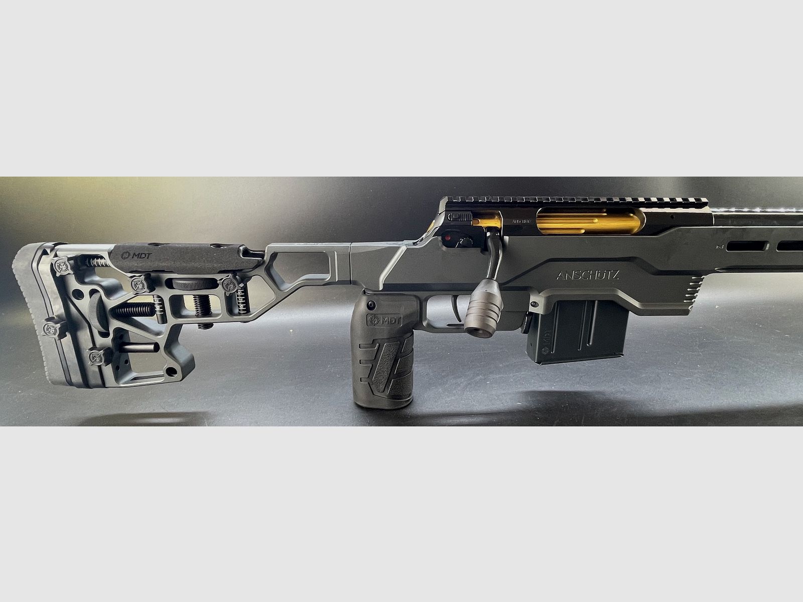 J.G. Anschütz 1782 D APR Grey 6,5 Creedmoor Gold "TIN" im ACC Premier Chassis von MDT M18x1 660 LL