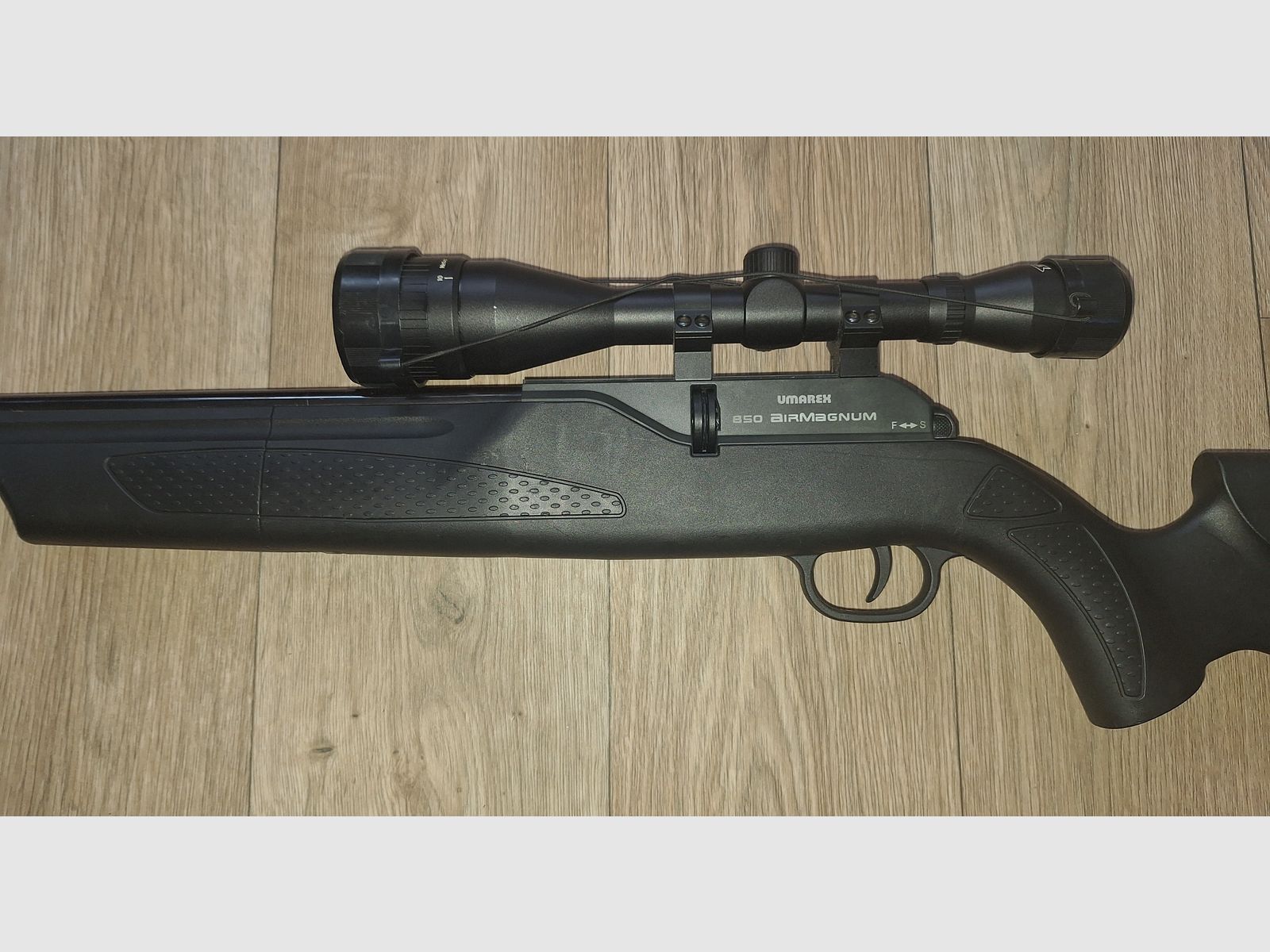 Fusil Umarex 850 Airmagnum CO2 Cal. 4,5 mm avec lunette de tir Walther 6x42