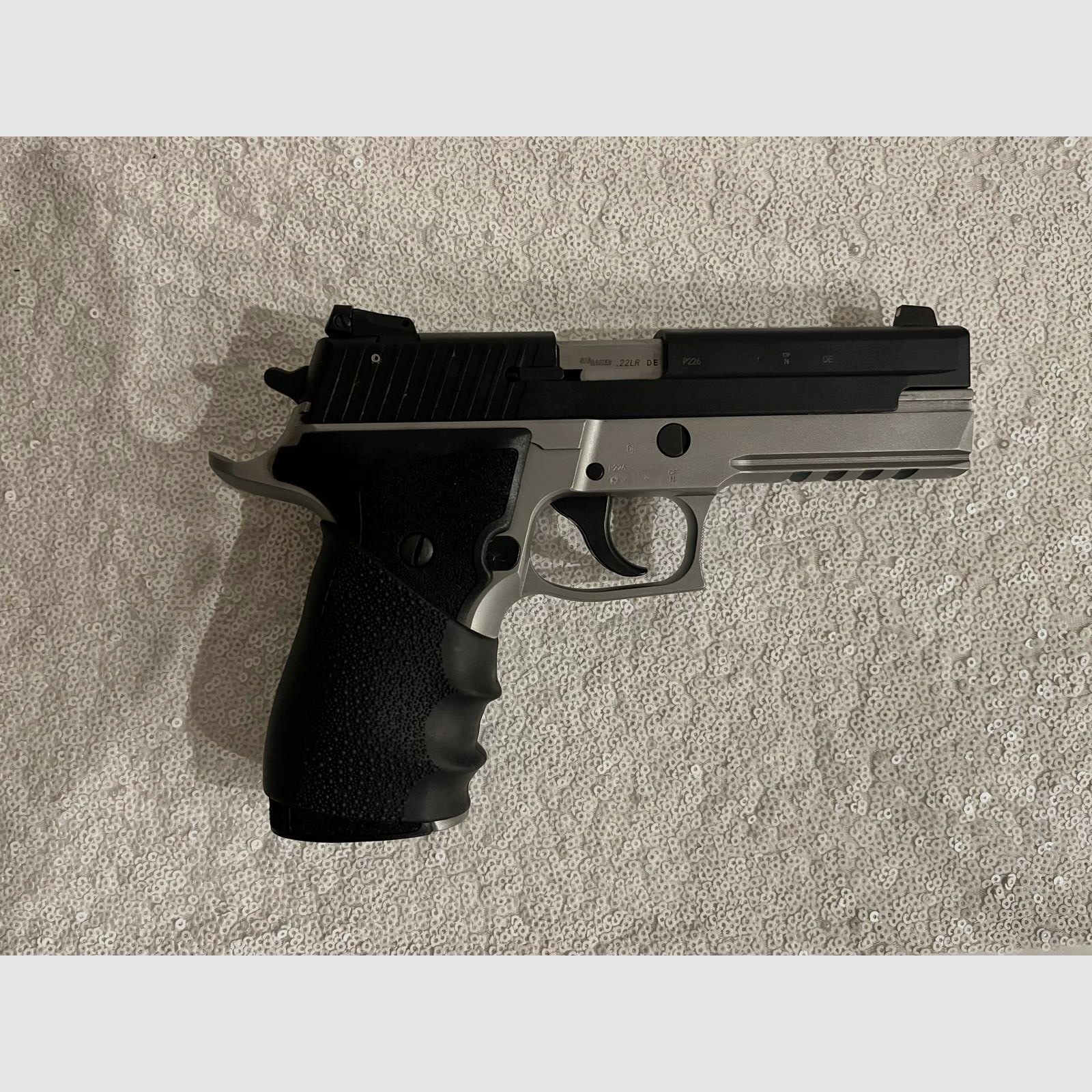 SIG Sauer P226 LDC II – 9 mm – Made in Germany – incl. .22 l.r. conversion system