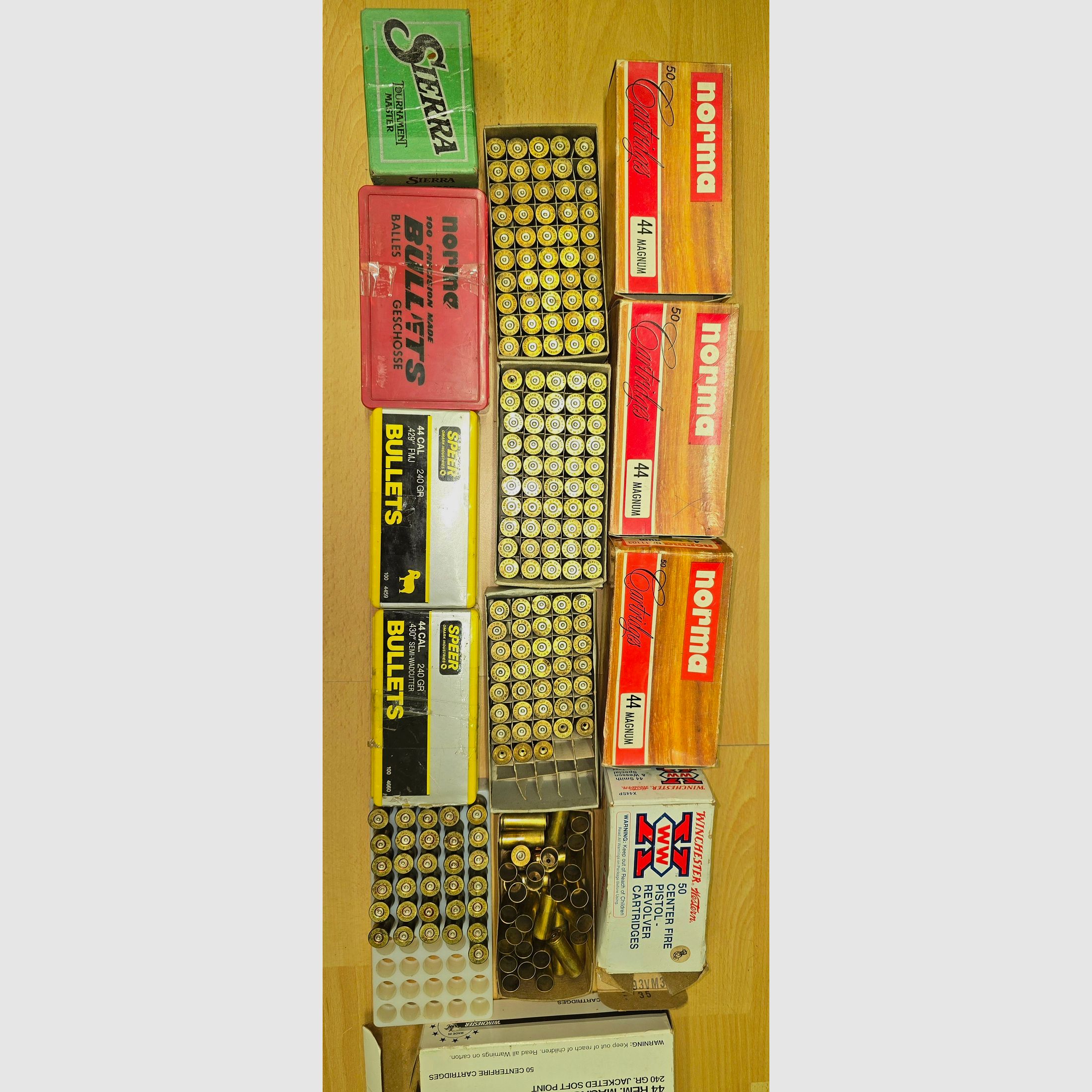 44 CAL. 38 Spezial 9mm Parabellum Luger 8mm Nambu 