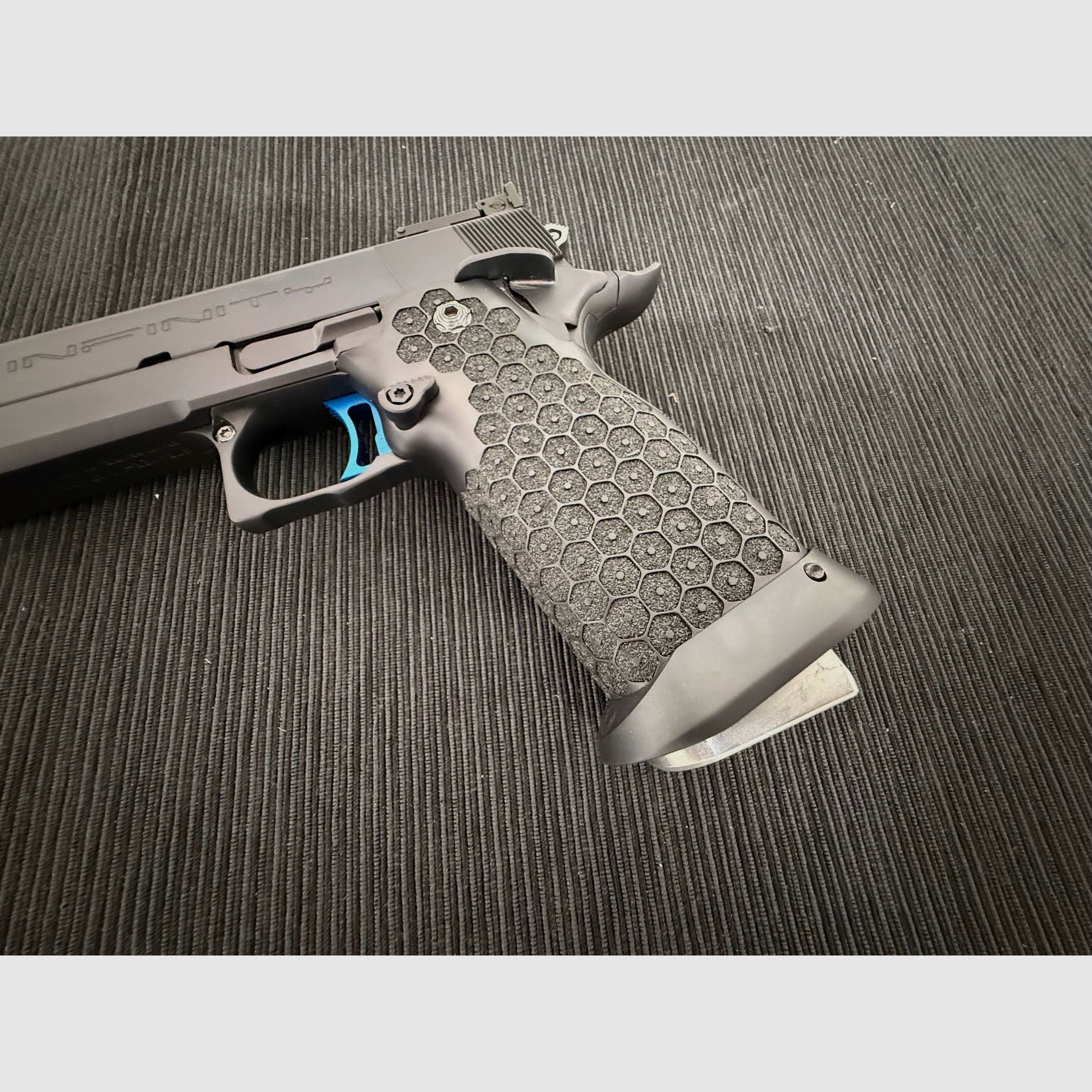 Strayer-Voigt Infinity Kaliber .40SuW incl. Wechsellauf 9mmLuger IPSC